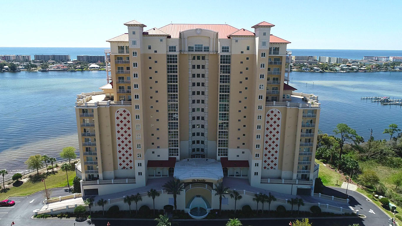 PRESIDIO YACHT CLUB - Residential