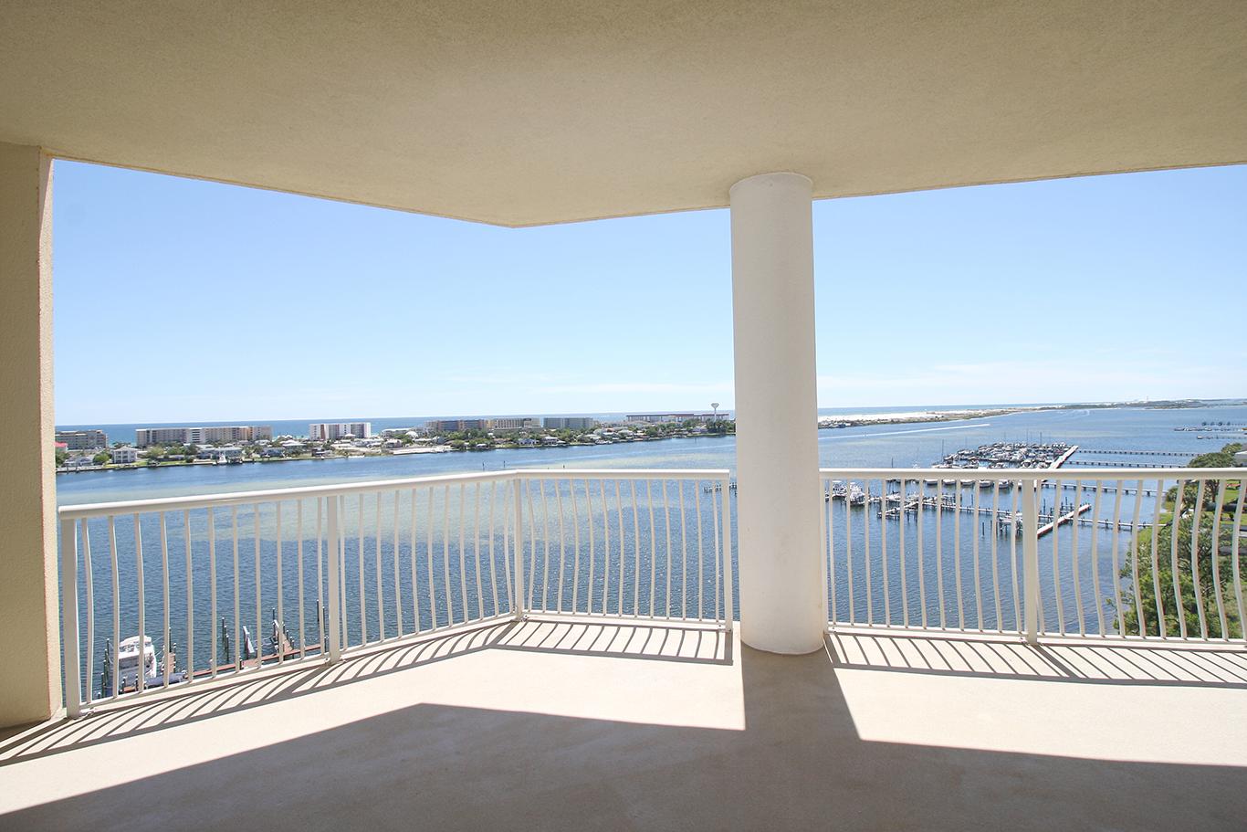 PRESIDIO YACHT CLUB - Residential