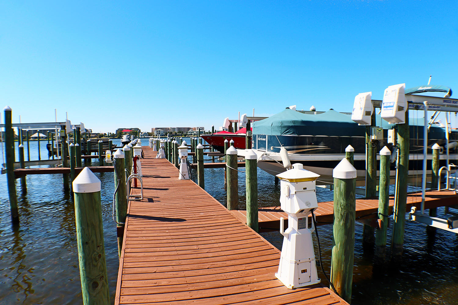 PRESIDIO YACHT CLUB - Residential