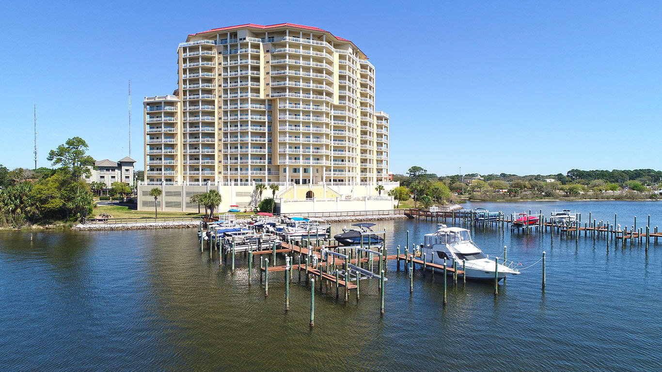 PRESIDIO YACHT CLUB - Residential