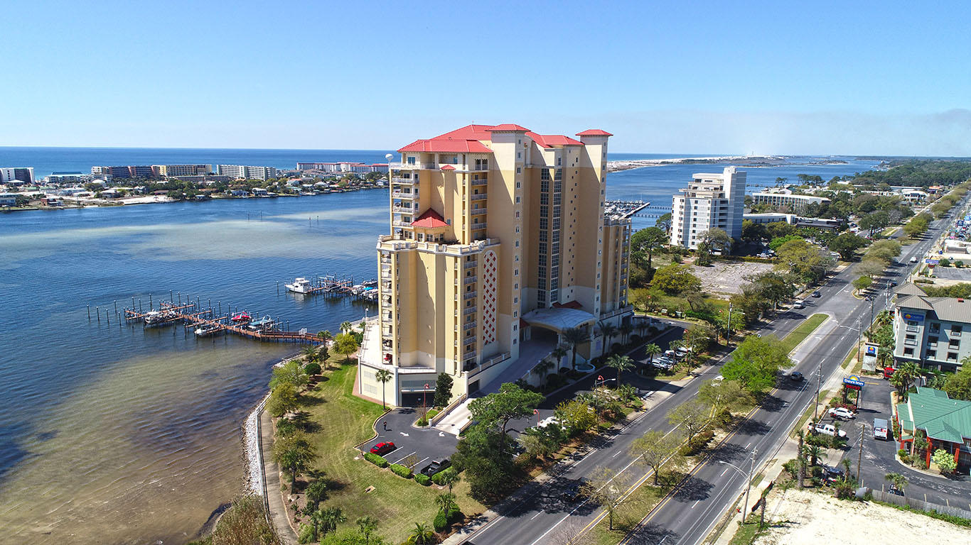 PRESIDIO YACHT CLUB - Residential