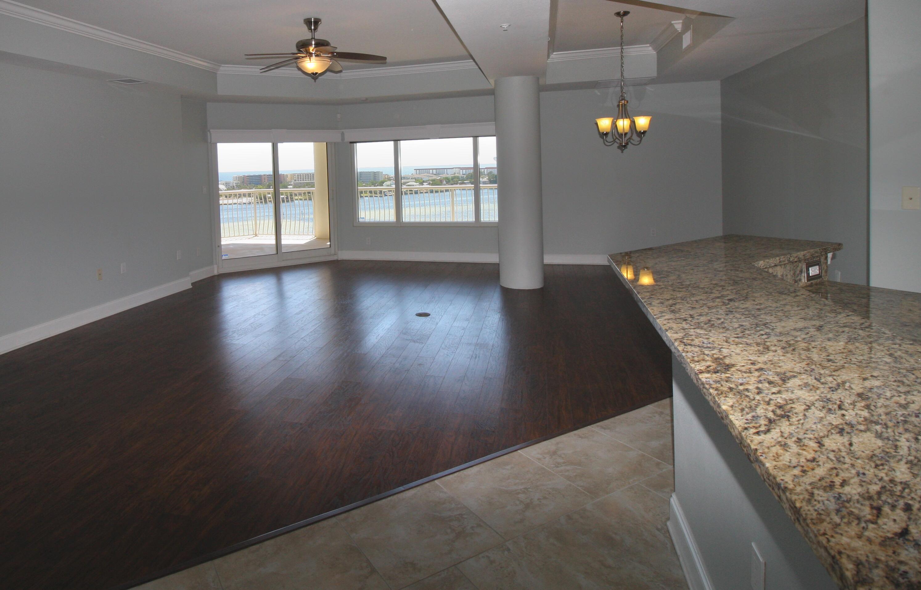 PRESIDIO YACHT CLUB - Residential