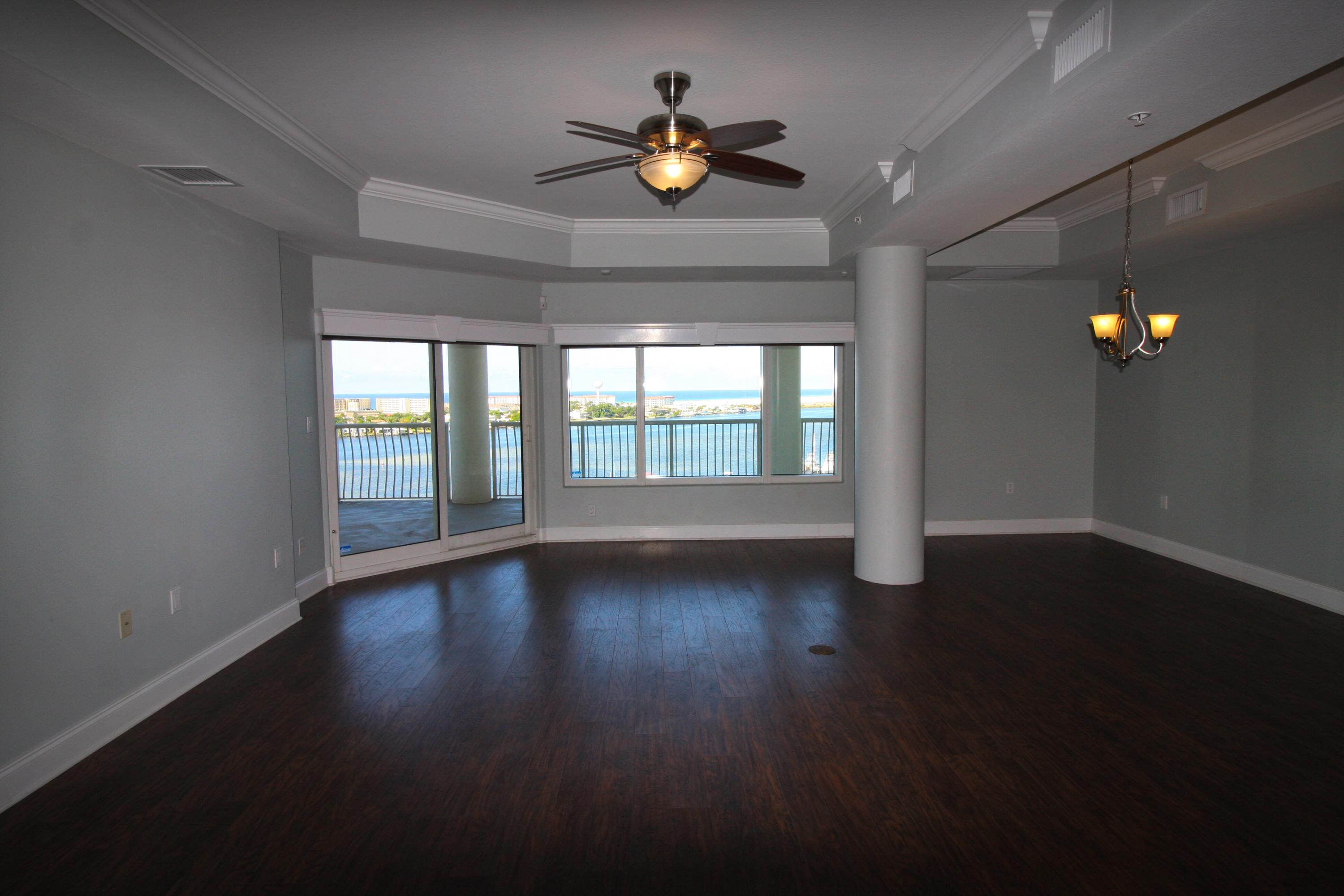 PRESIDIO YACHT CLUB - Residential