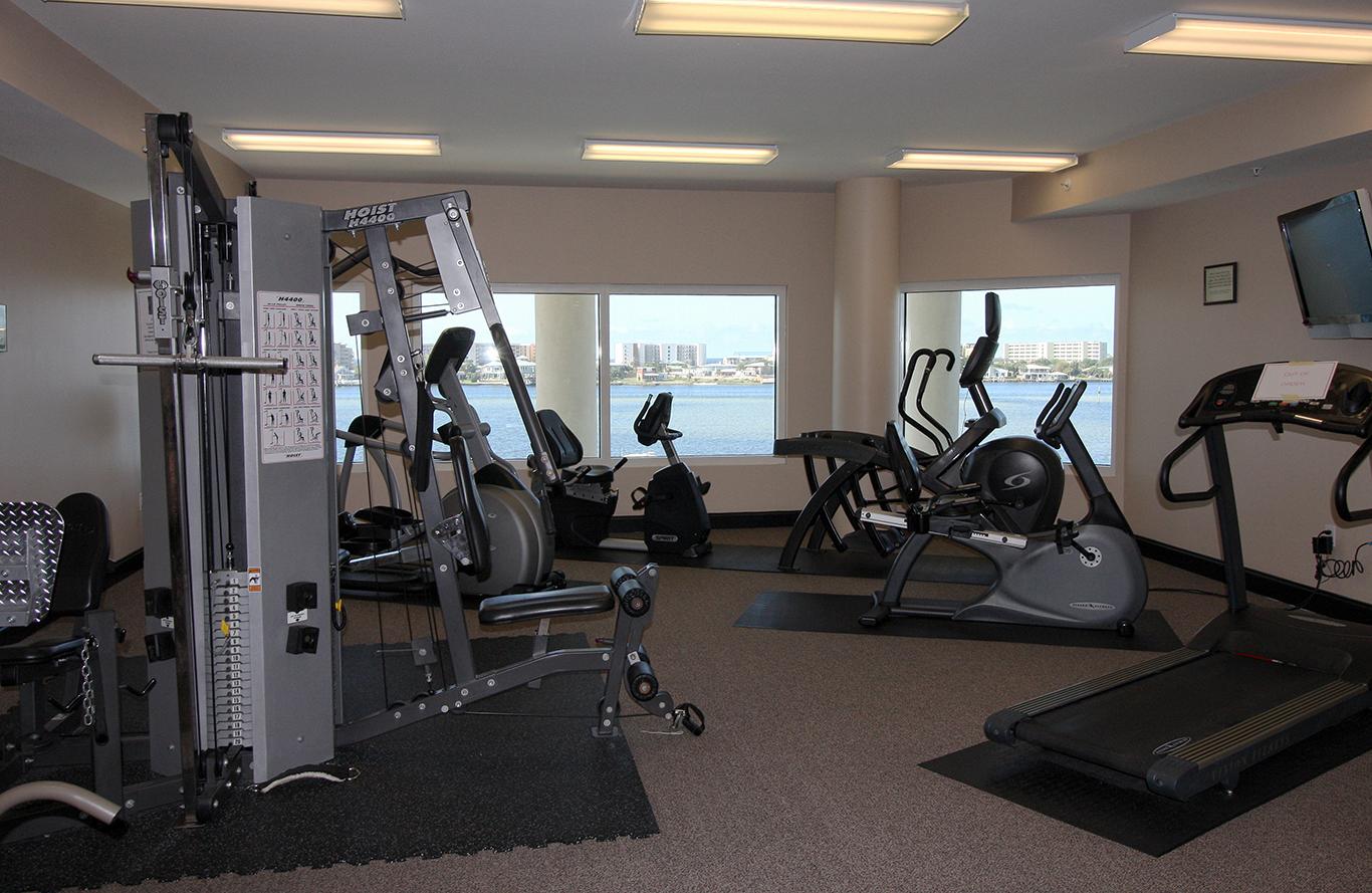 PRESIDIO YACHT CLUB - Residential