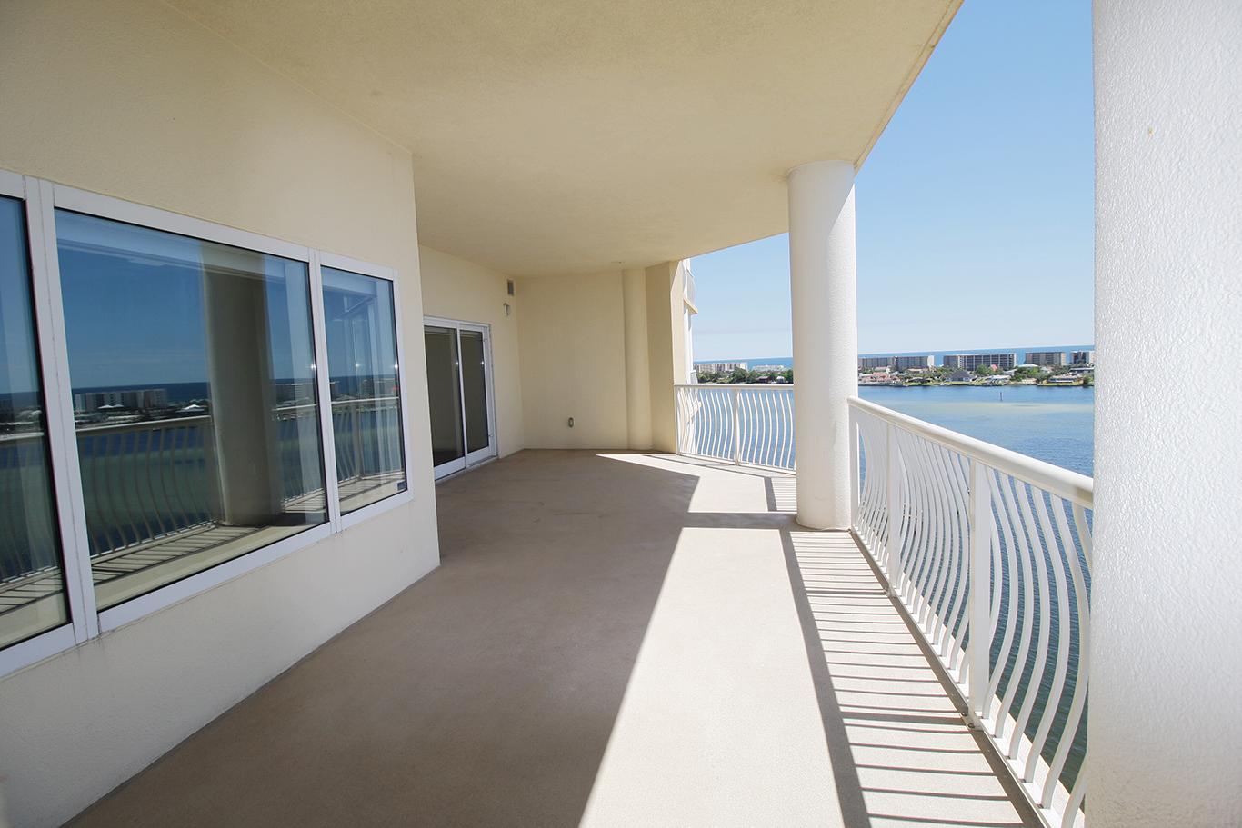 PRESIDIO YACHT CLUB - Residential