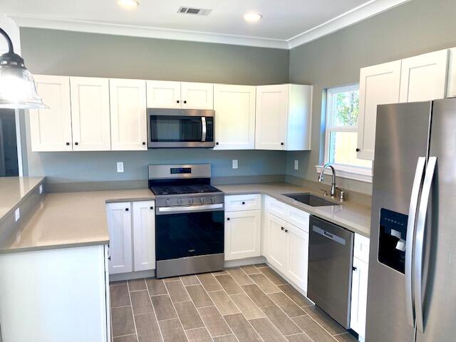 OAKWOOD HILLS UNIT 3 - Residential