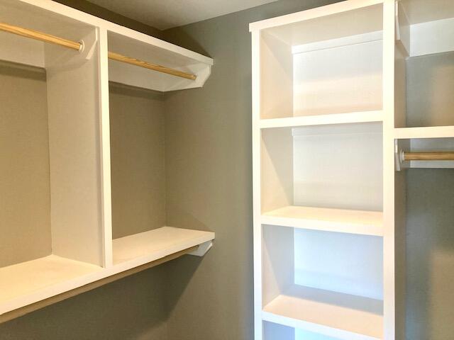 OAKWOOD HILLS UNIT 3 - Residential