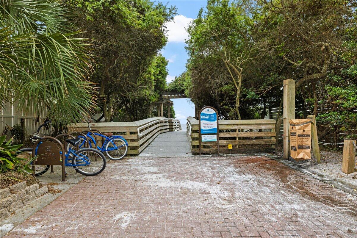 GROVE BY THE SEA - Land