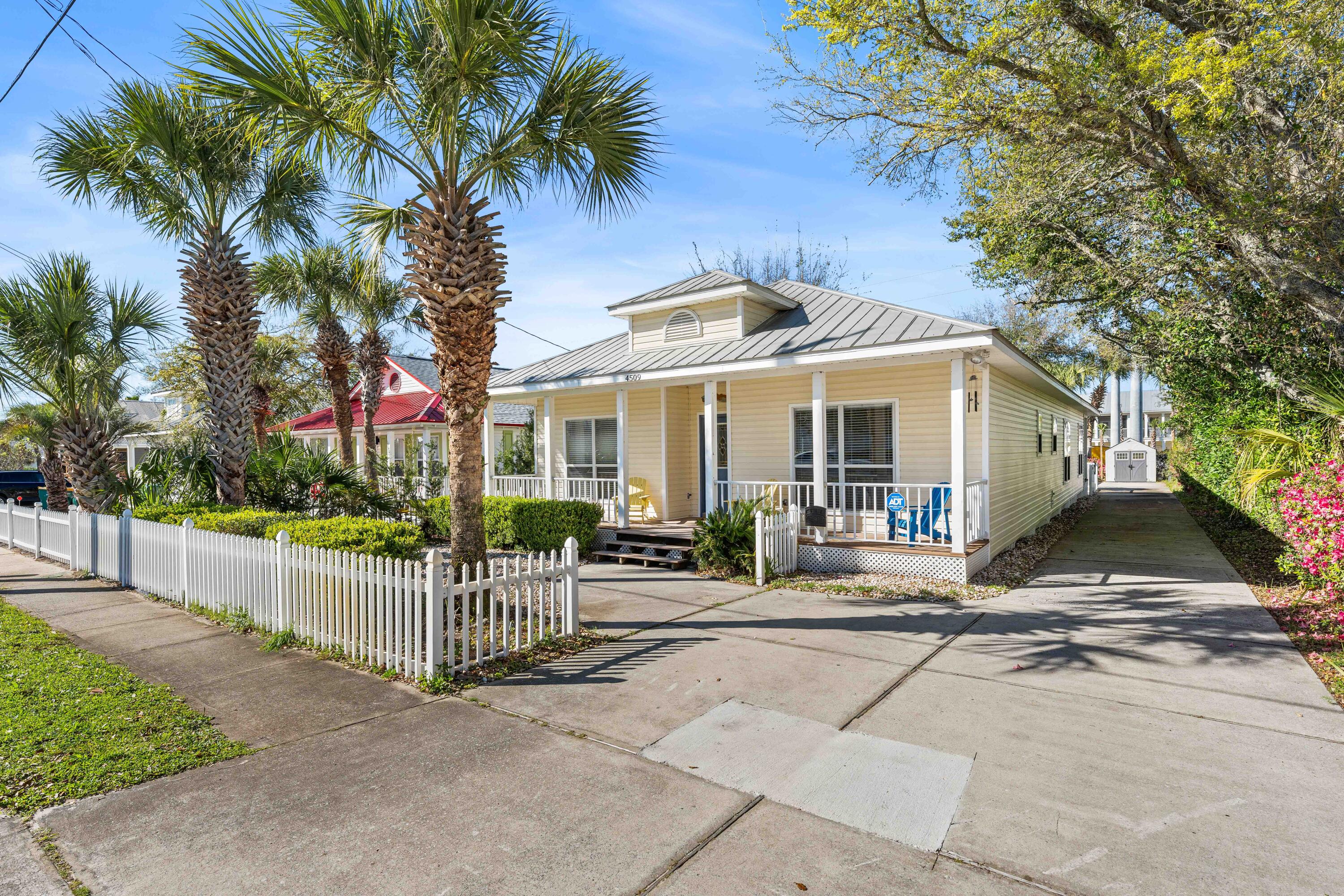 CRYSTAL BEACH - Residential