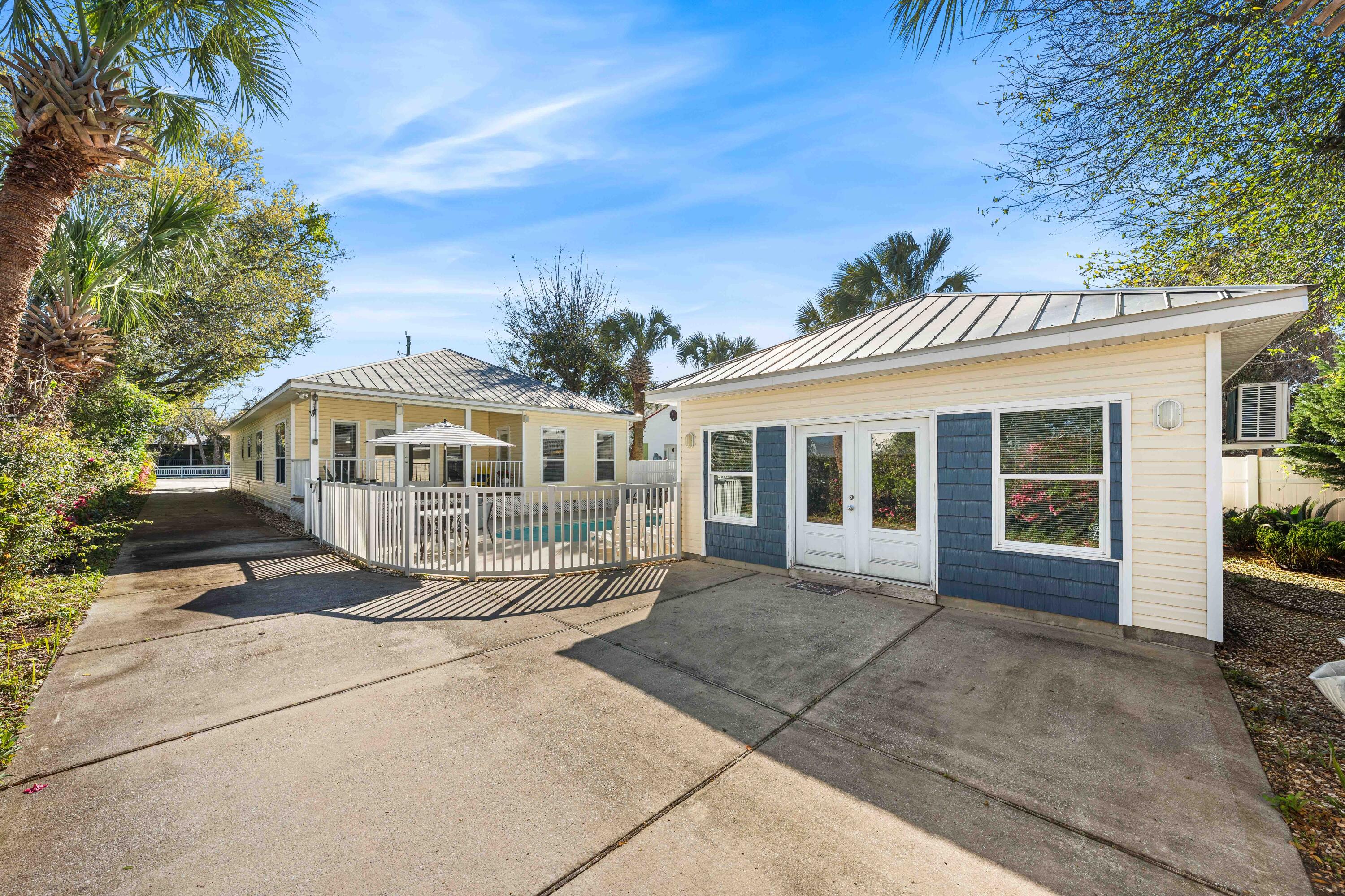 CRYSTAL BEACH - Residential