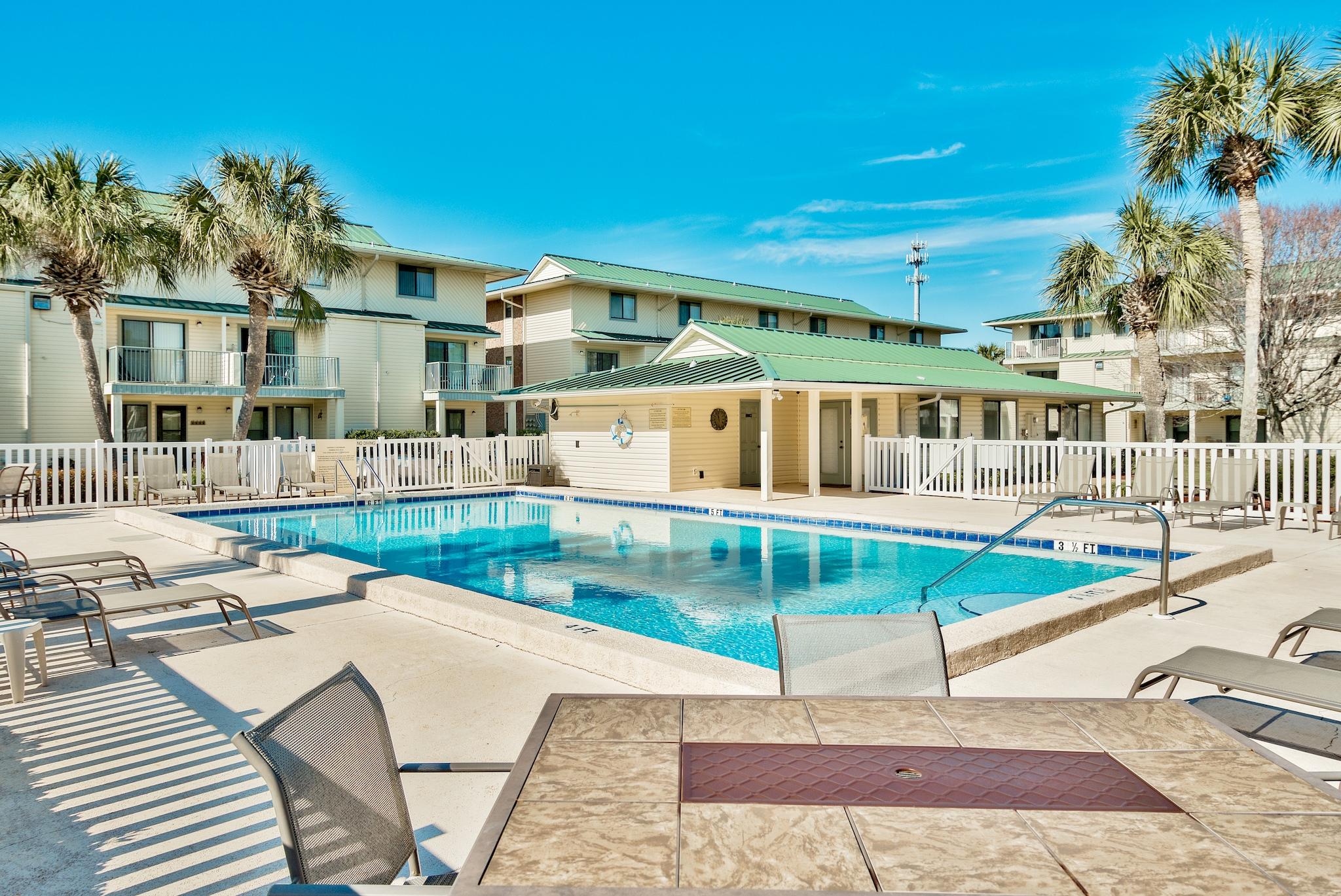 SANDPRINTS CONDO - Residential