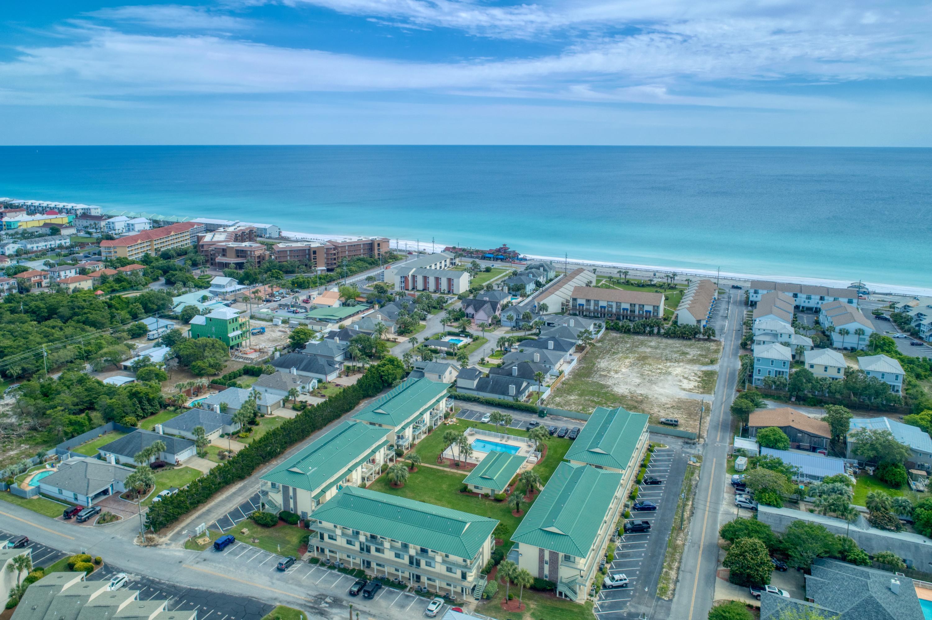 SANDPRINTS CONDO - Residential