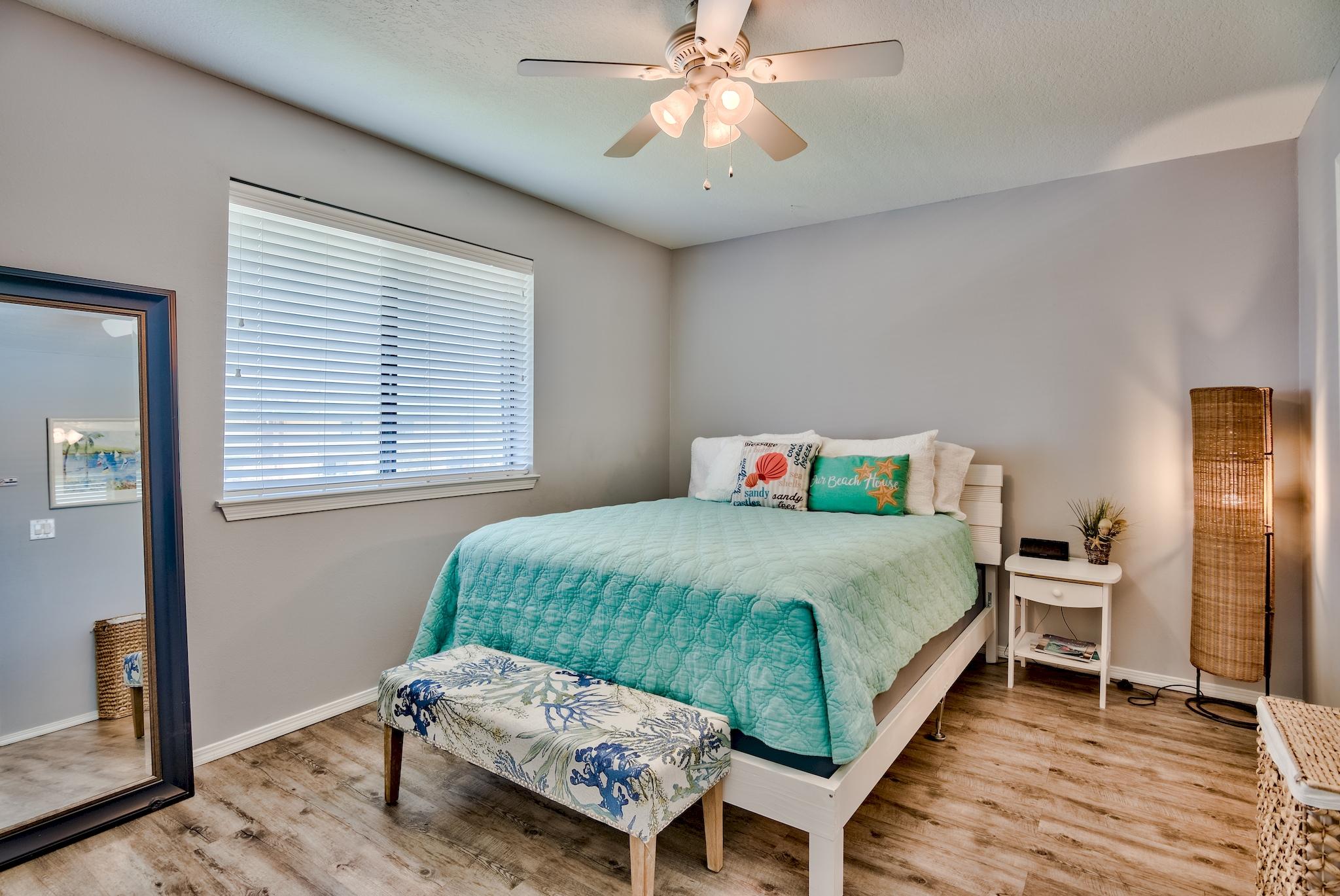 SANDPRINTS CONDO - Residential