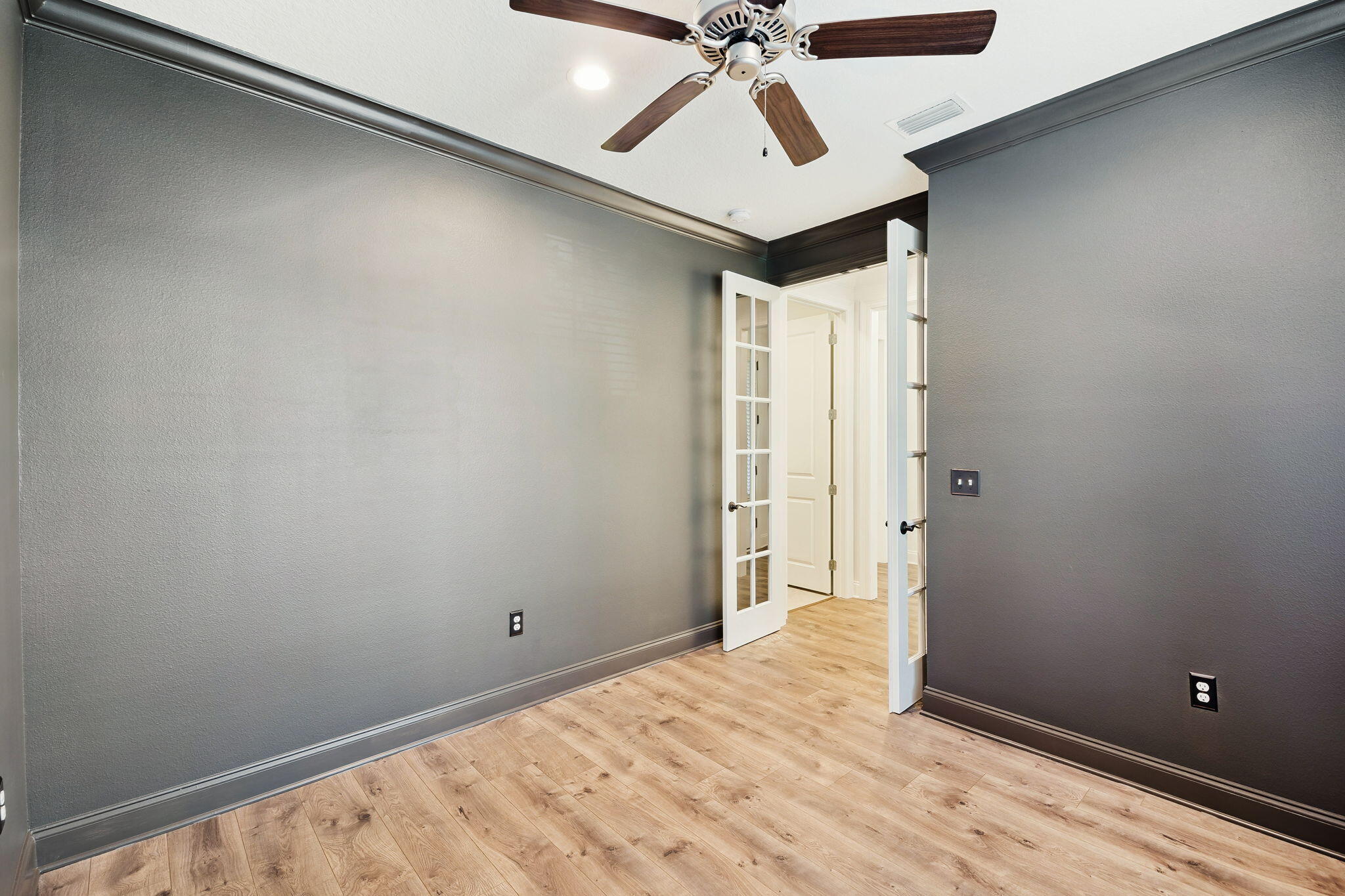 LAUREL OAKS S/D - Residential Lease