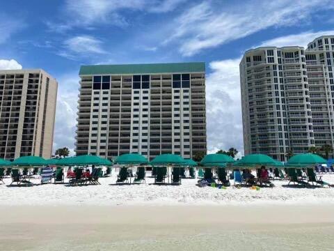 EMERALD TOWERS - Residential