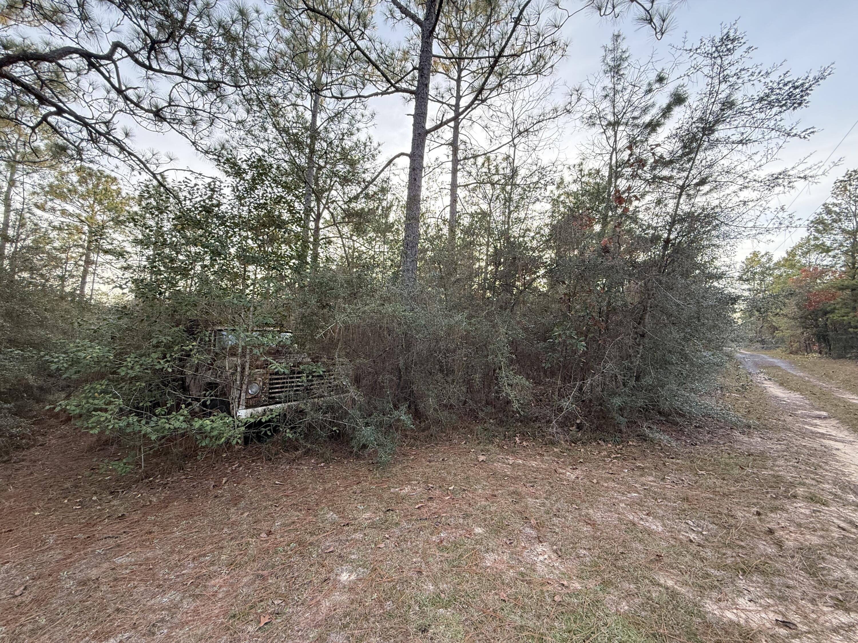 COUNTRY CLUB MANOR EAST - Land