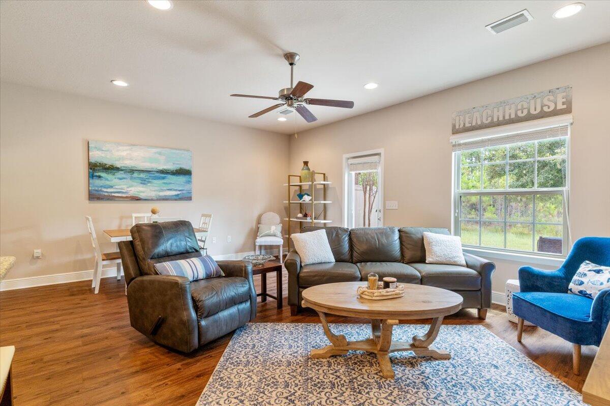 RESERVE POINTE - Residential