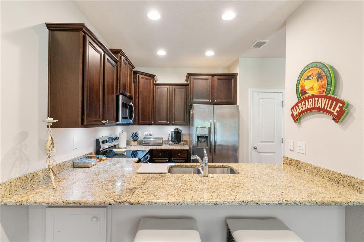 RESERVE POINTE - Residential