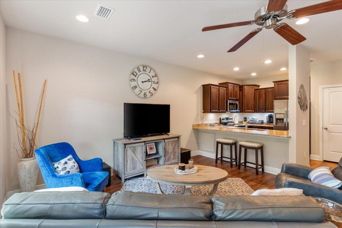 RESERVE POINTE - Residential