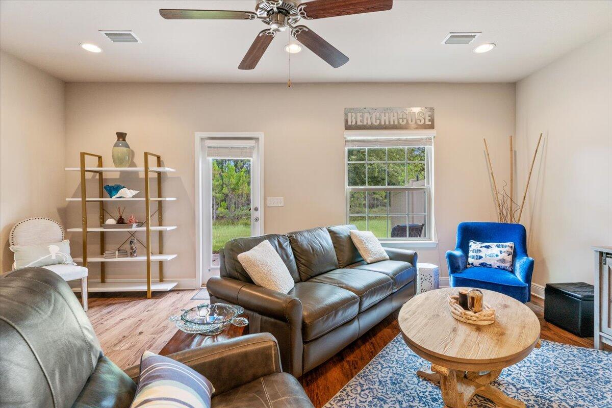 RESERVE POINTE - Residential
