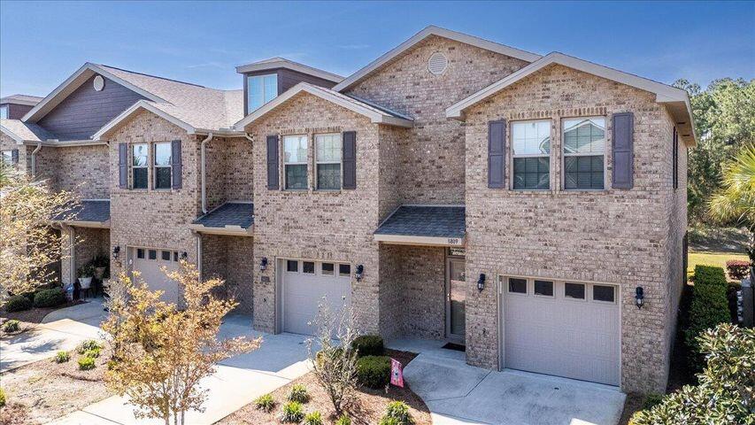 RESERVE POINTE - Residential