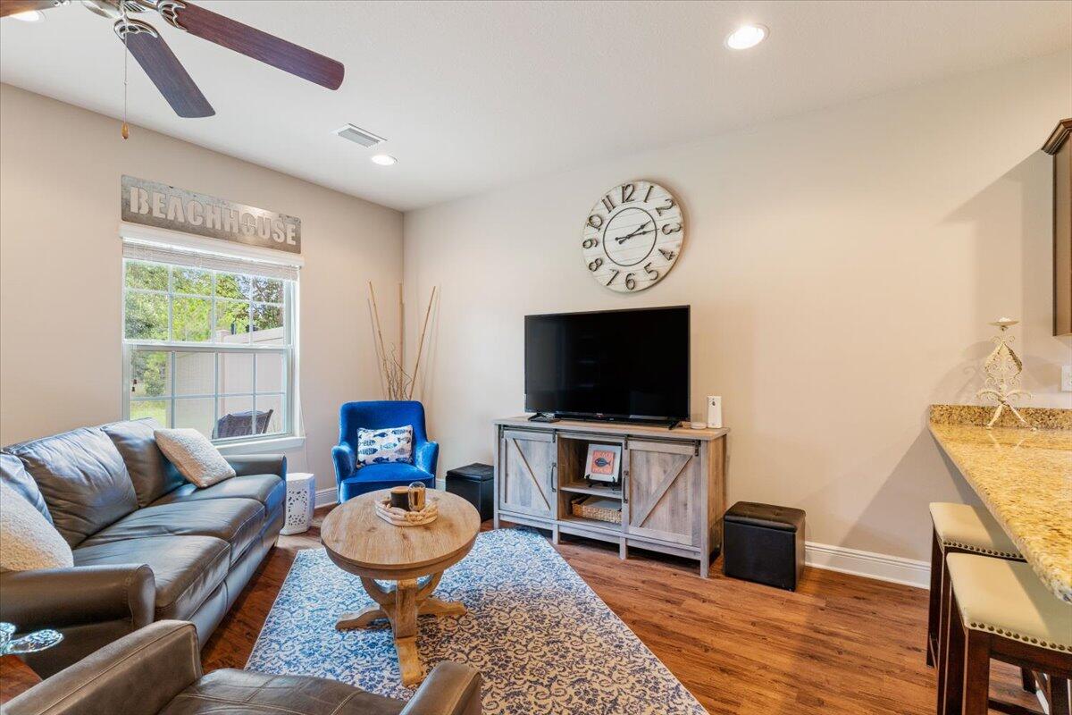 RESERVE POINTE - Residential