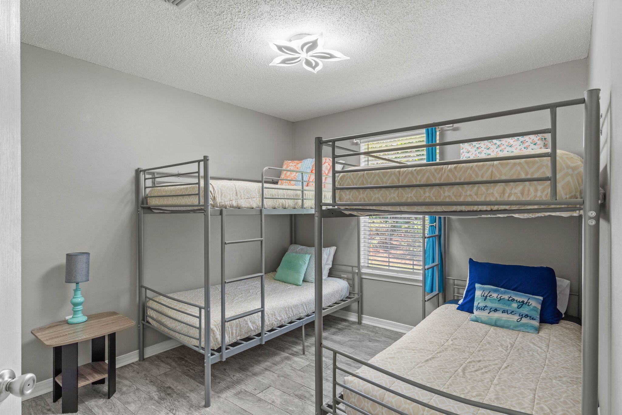 PARADISE RETREAT - Residential