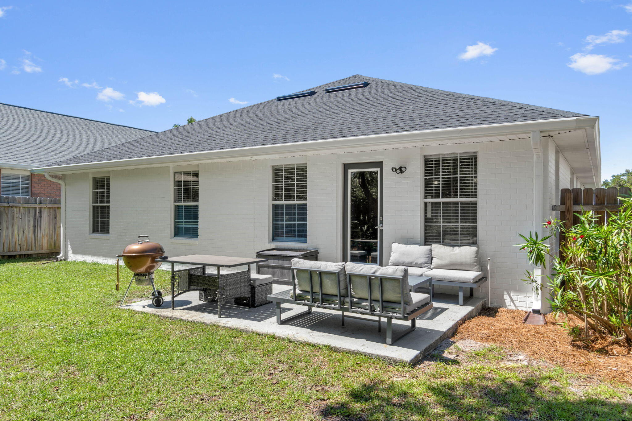 PARADISE RETREAT - Residential