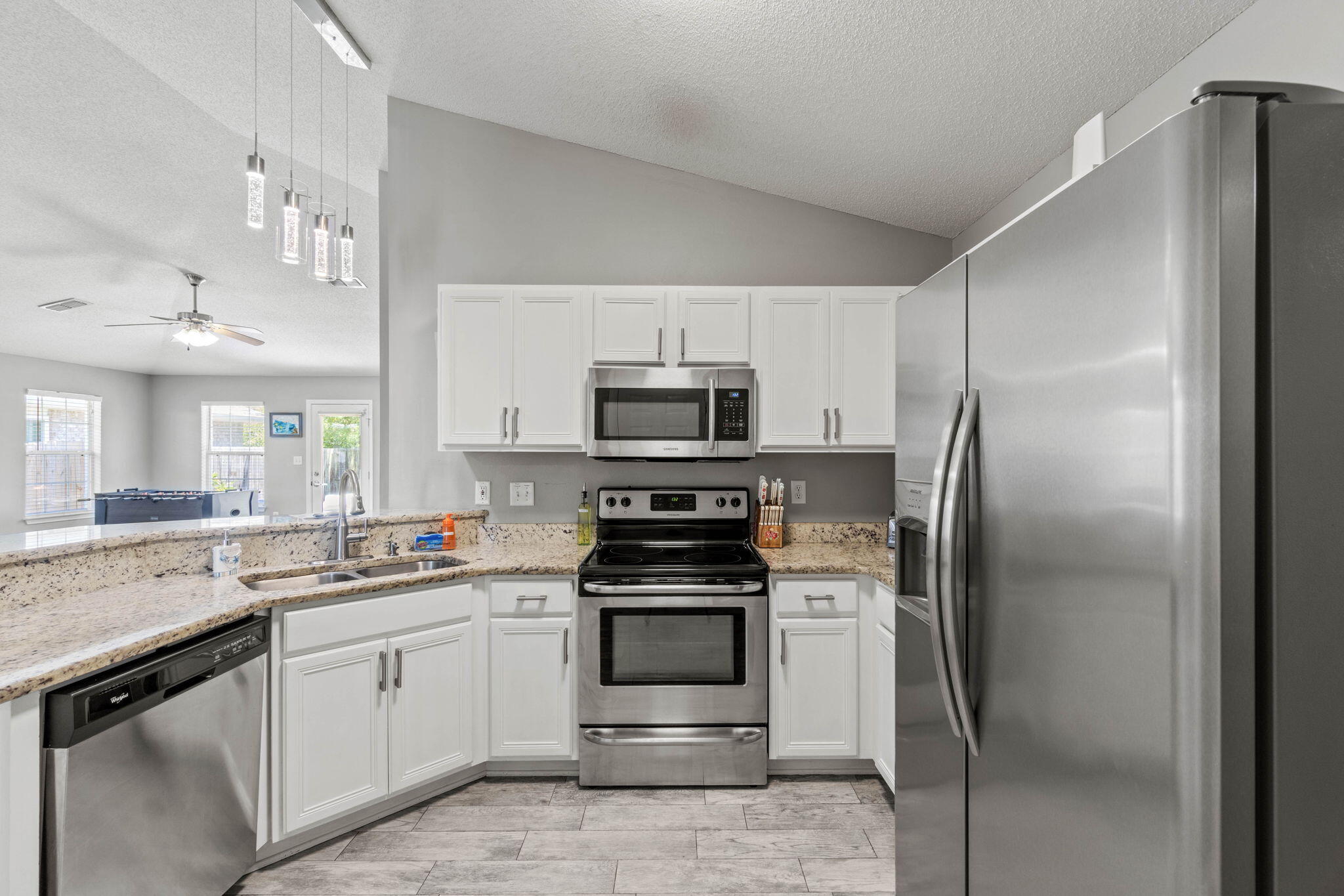 PARADISE RETREAT - Residential