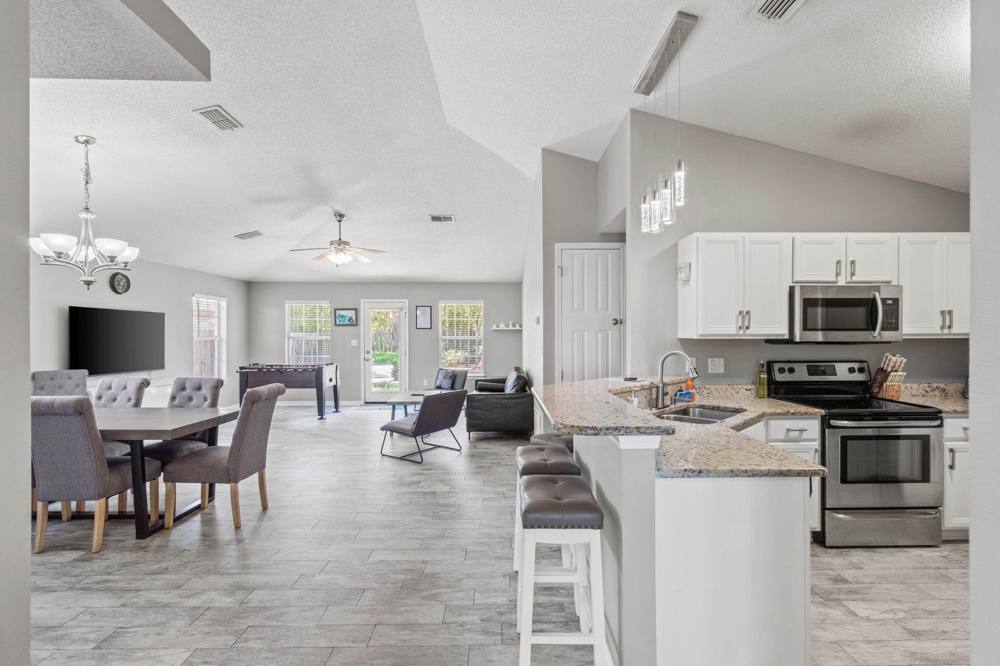 PARADISE RETREAT - Residential