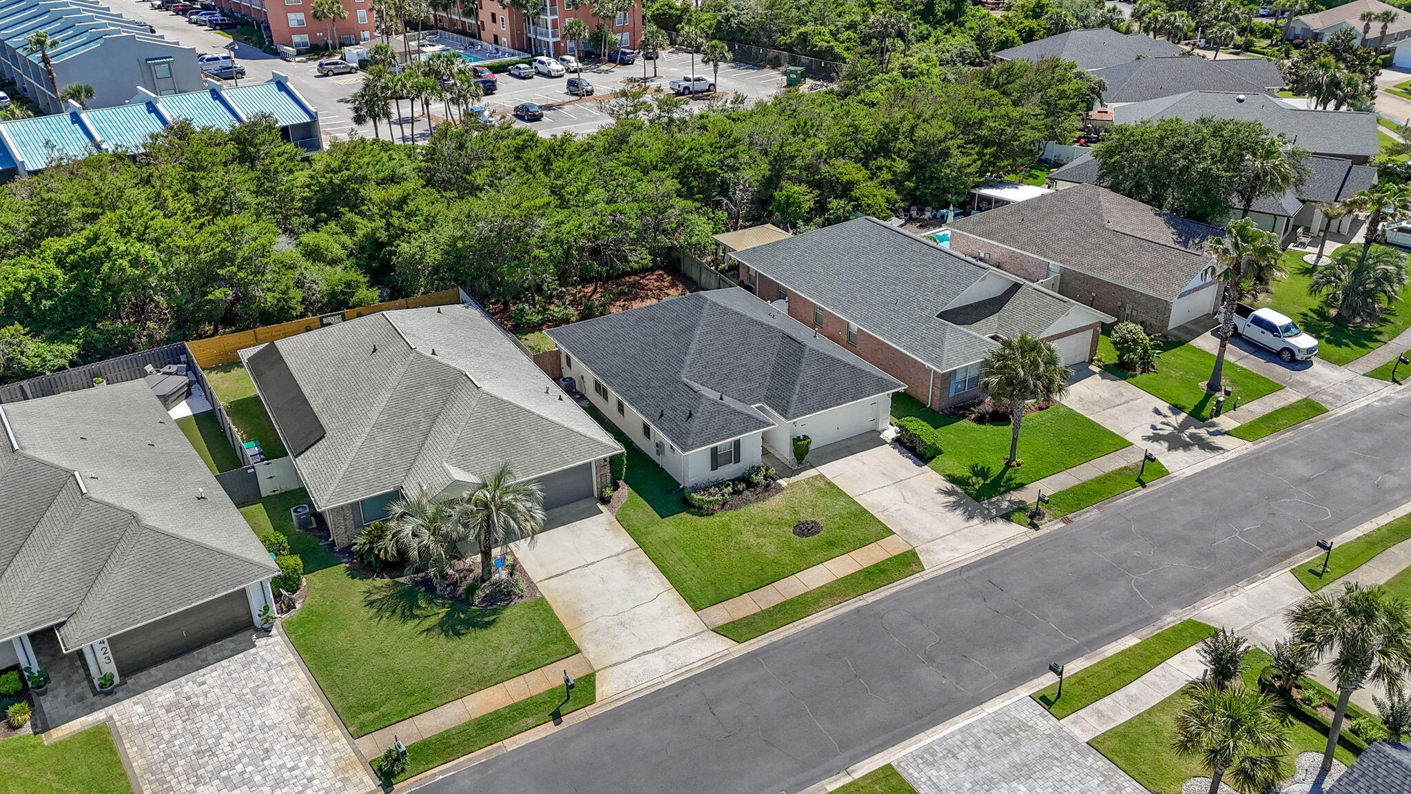 PARADISE RETREAT - Residential