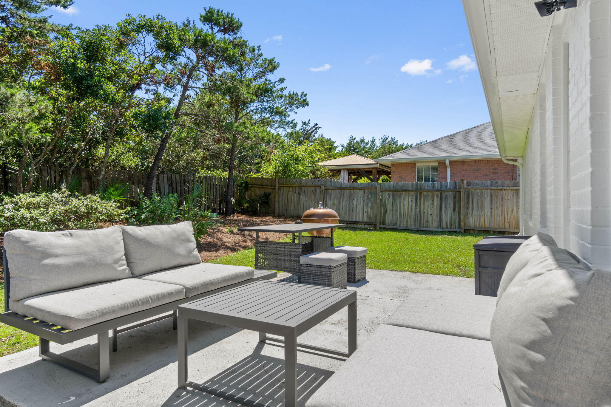 PARADISE RETREAT - Residential