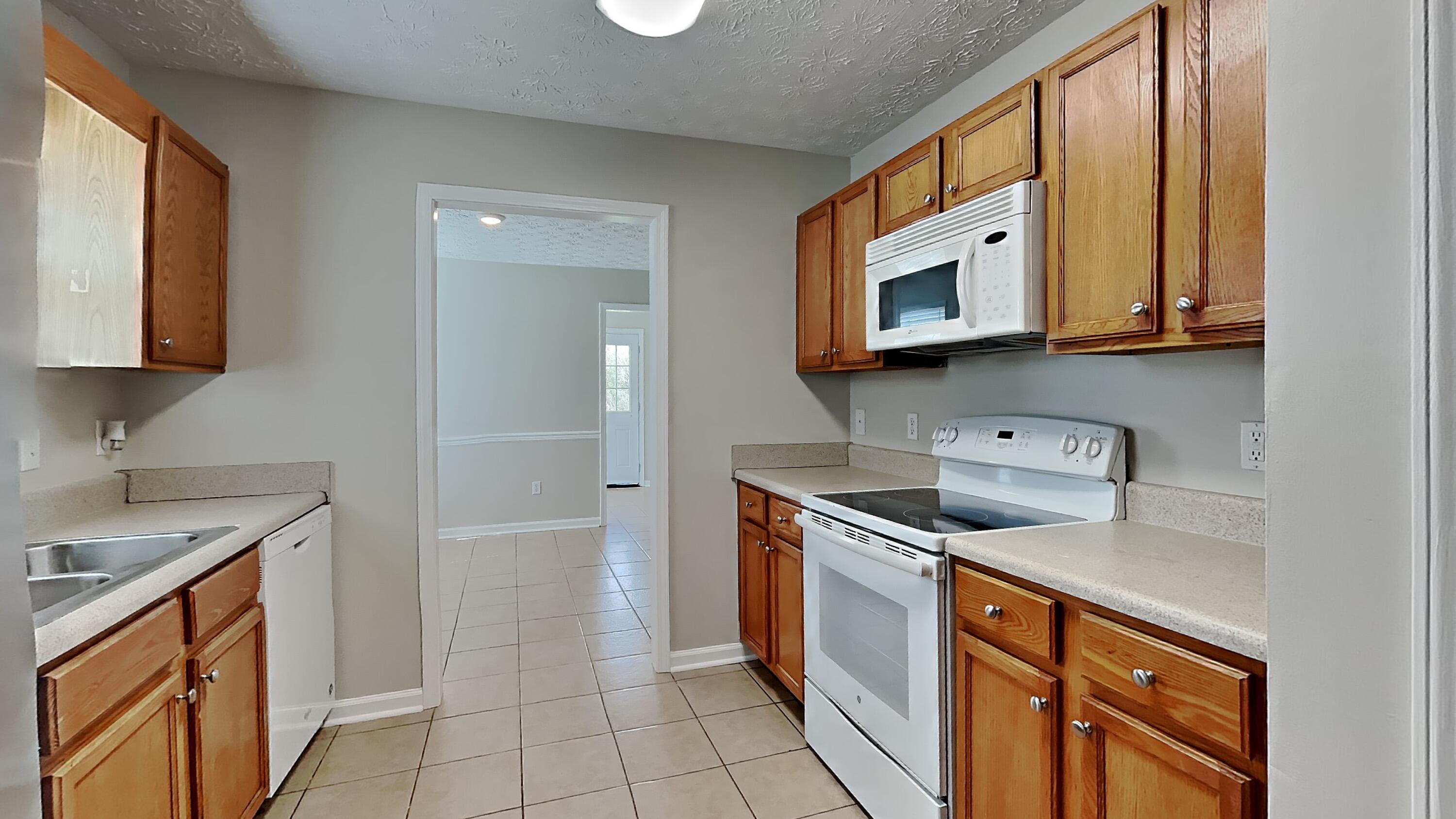 BRANDON OAKS - Residential Lease