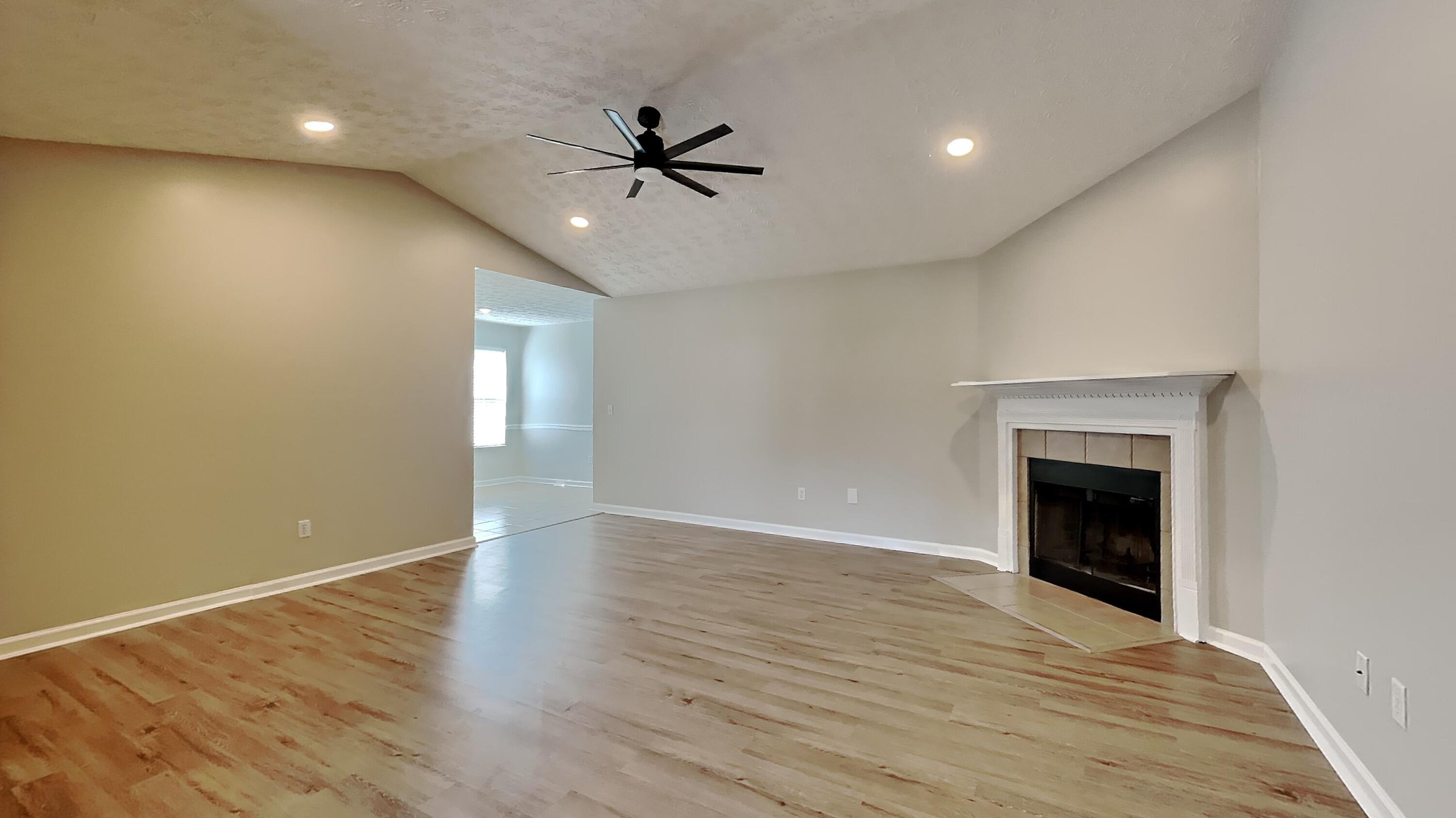 BRANDON OAKS - Residential Lease