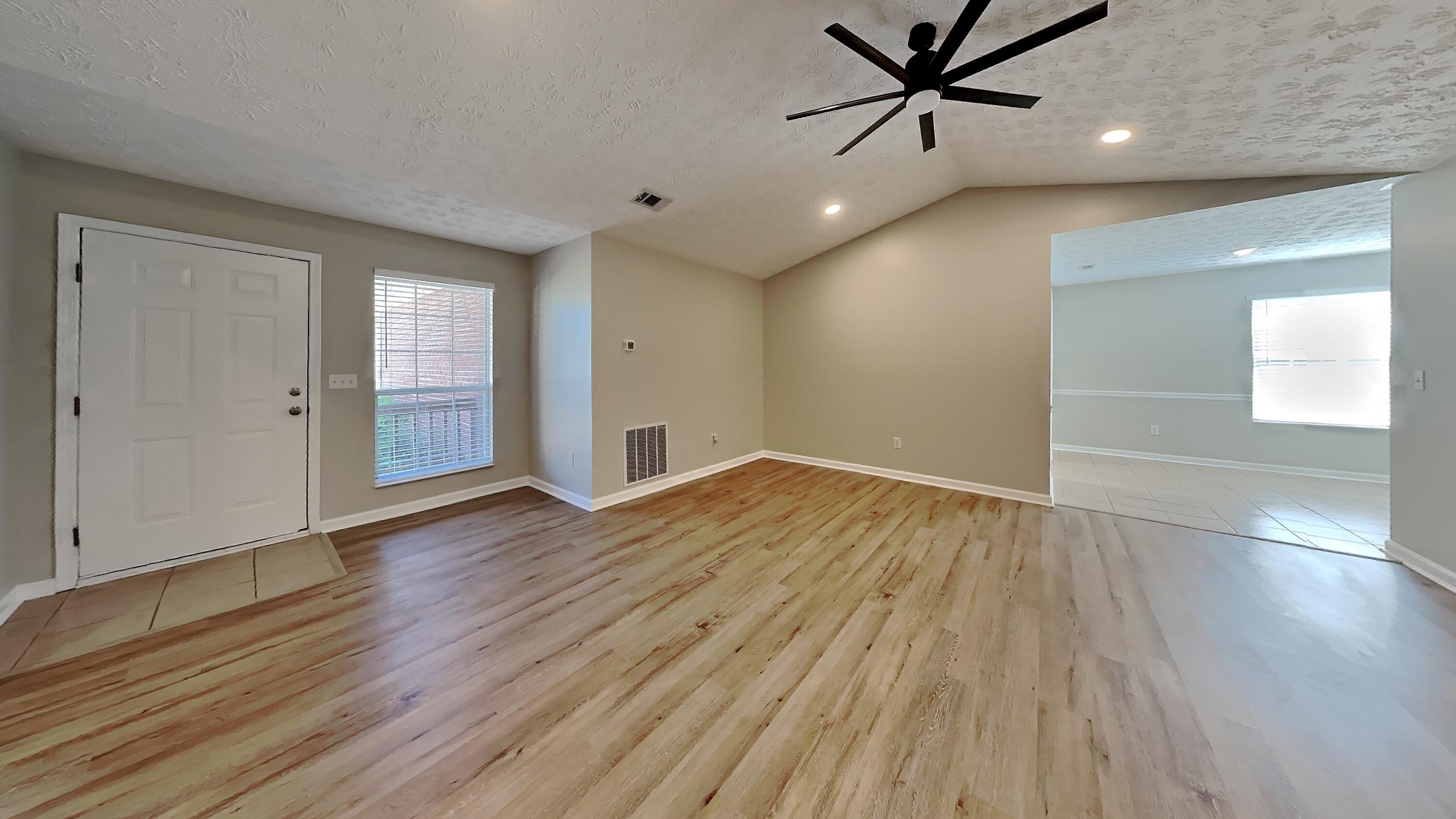 BRANDON OAKS - Residential Lease