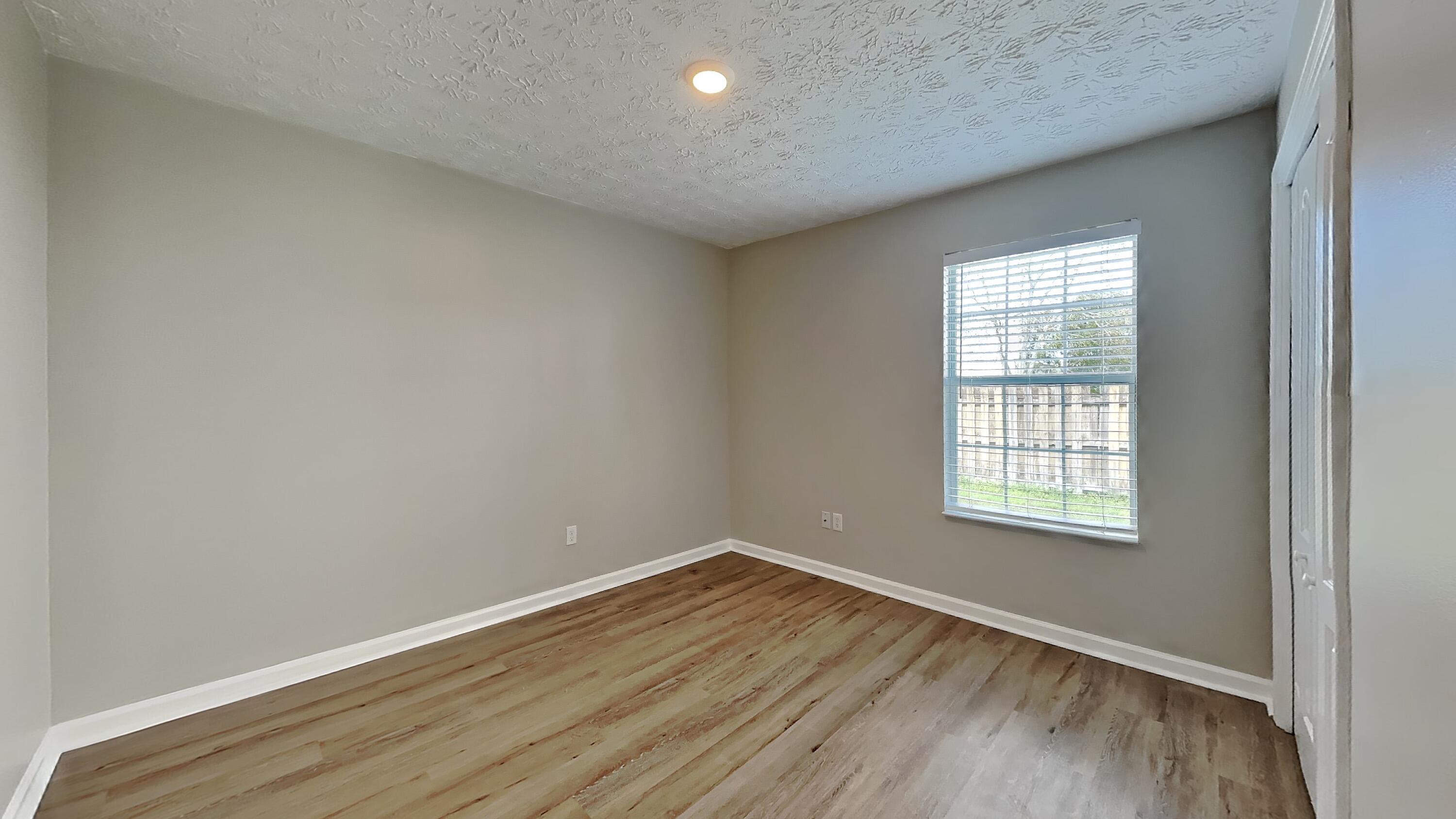 BRANDON OAKS - Residential Lease