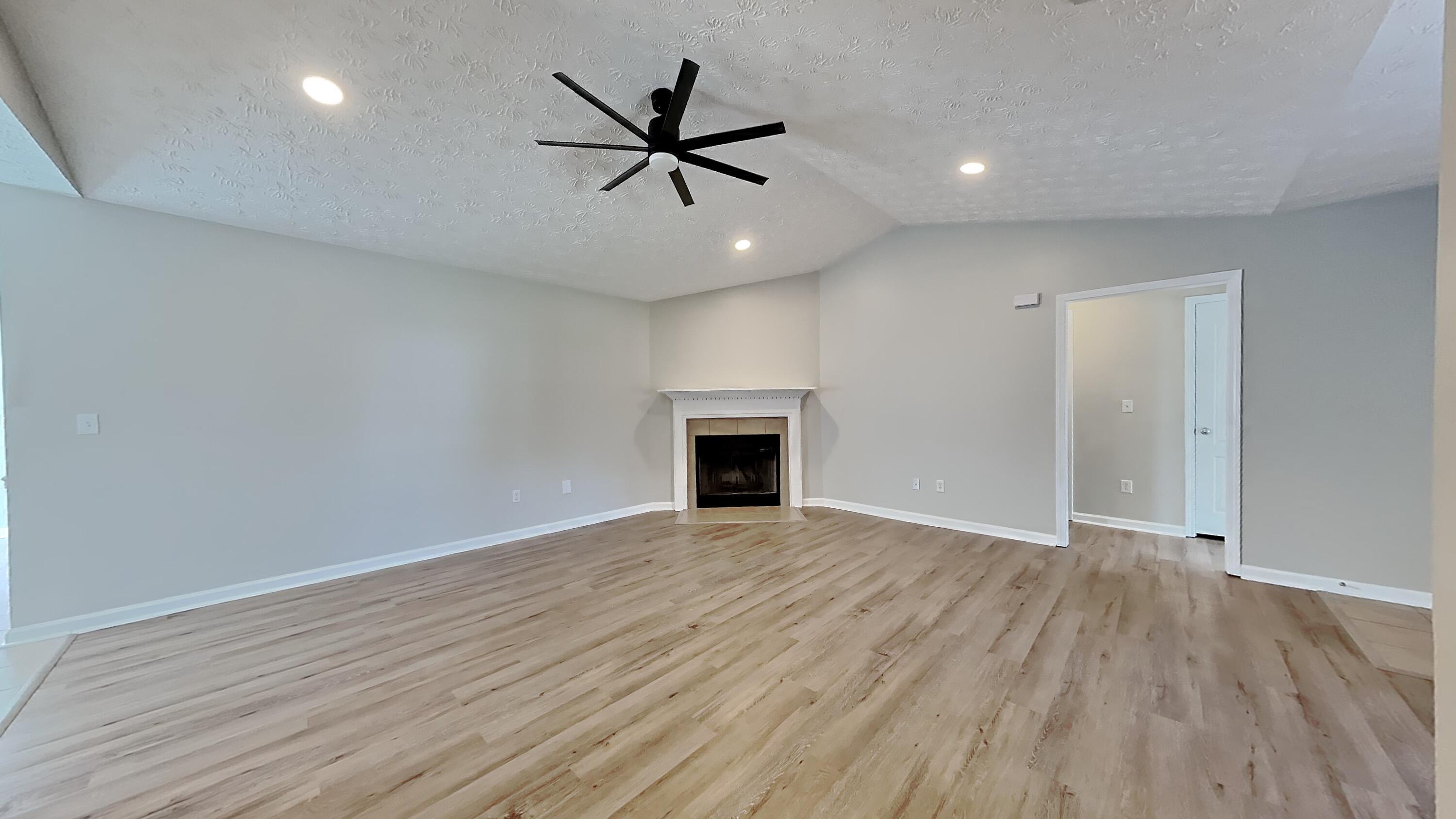 BRANDON OAKS - Residential Lease