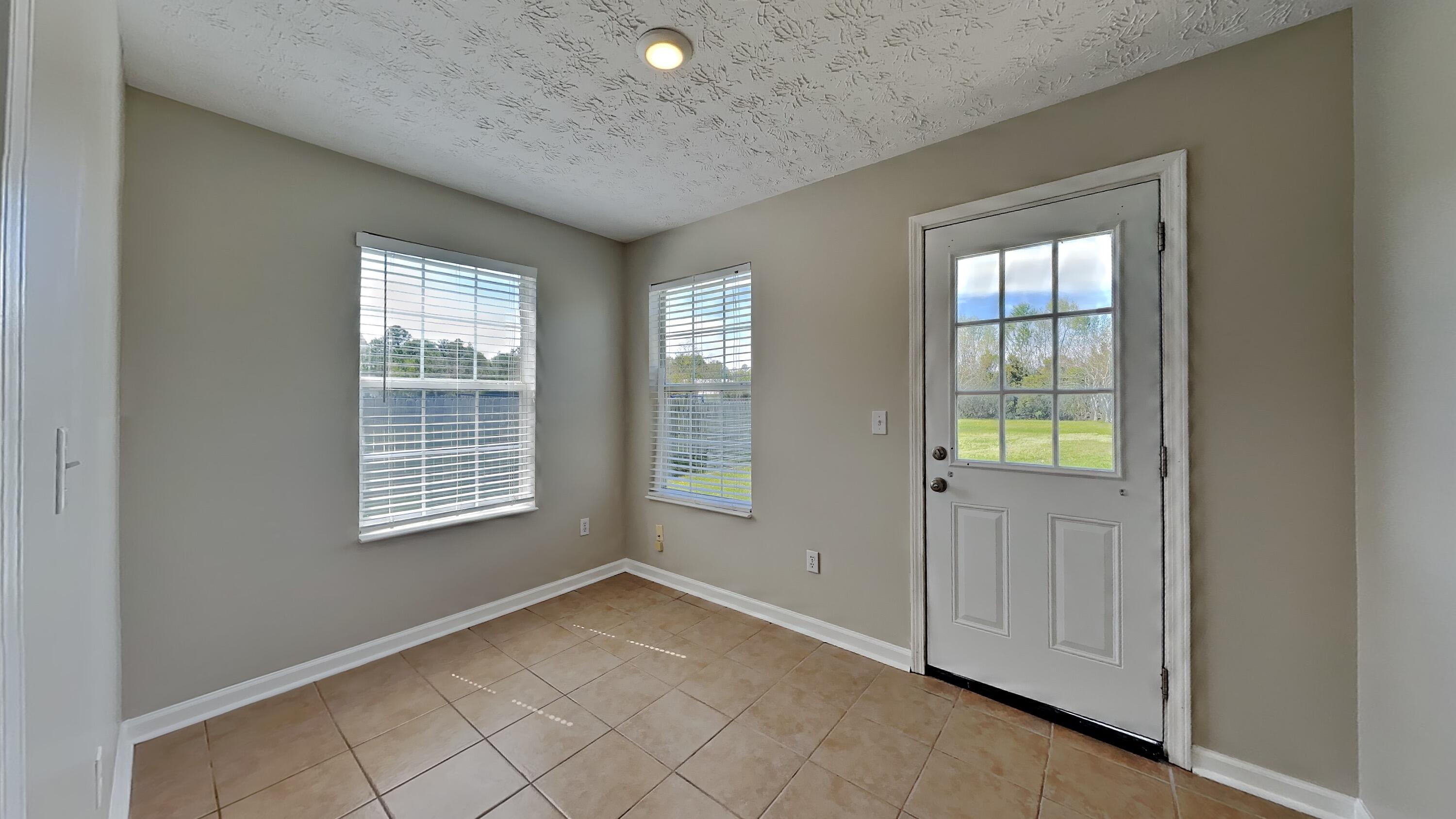 BRANDON OAKS - Residential Lease