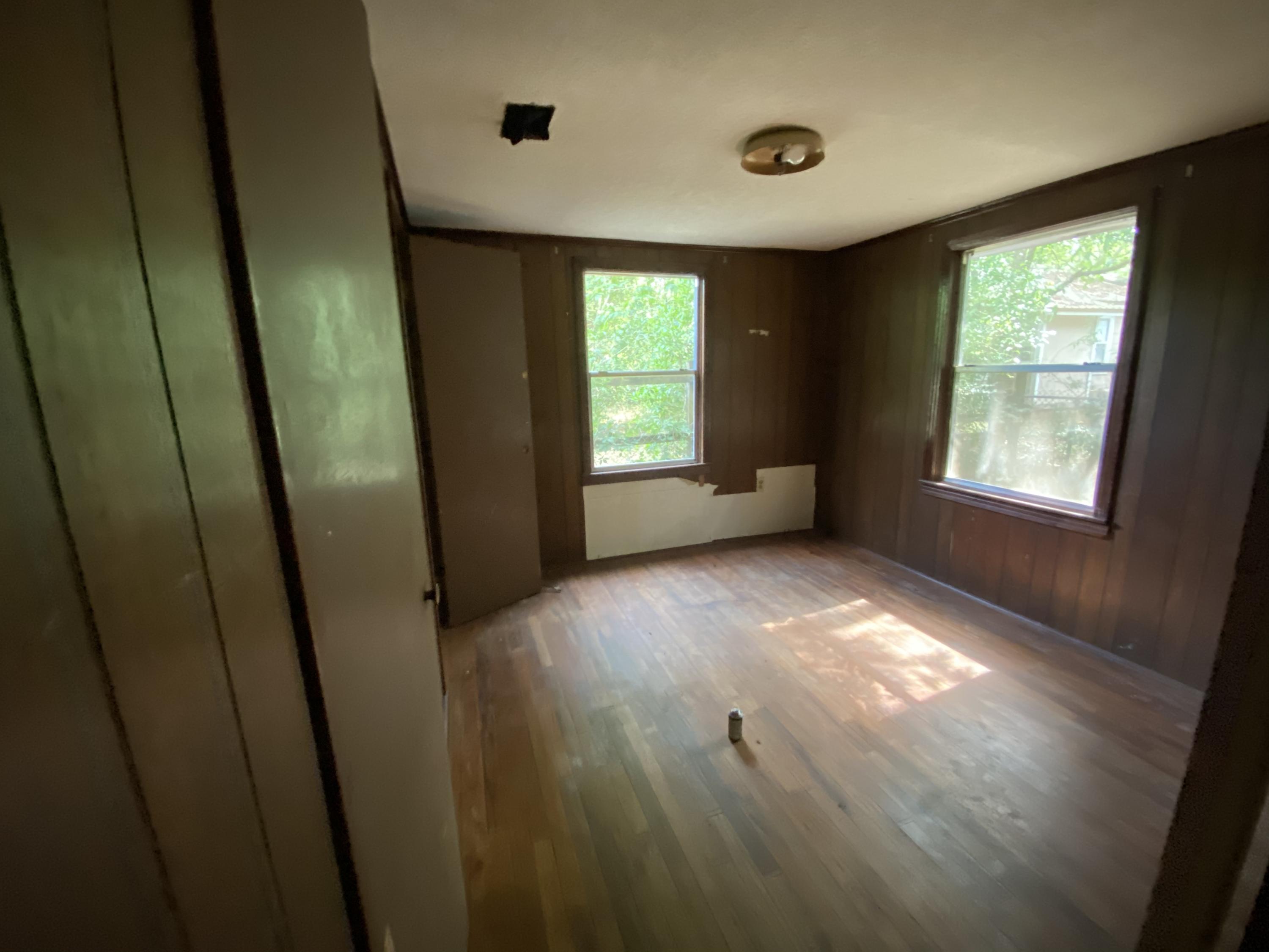 MORRIS ADDN TO CRESTVIEW - Residential