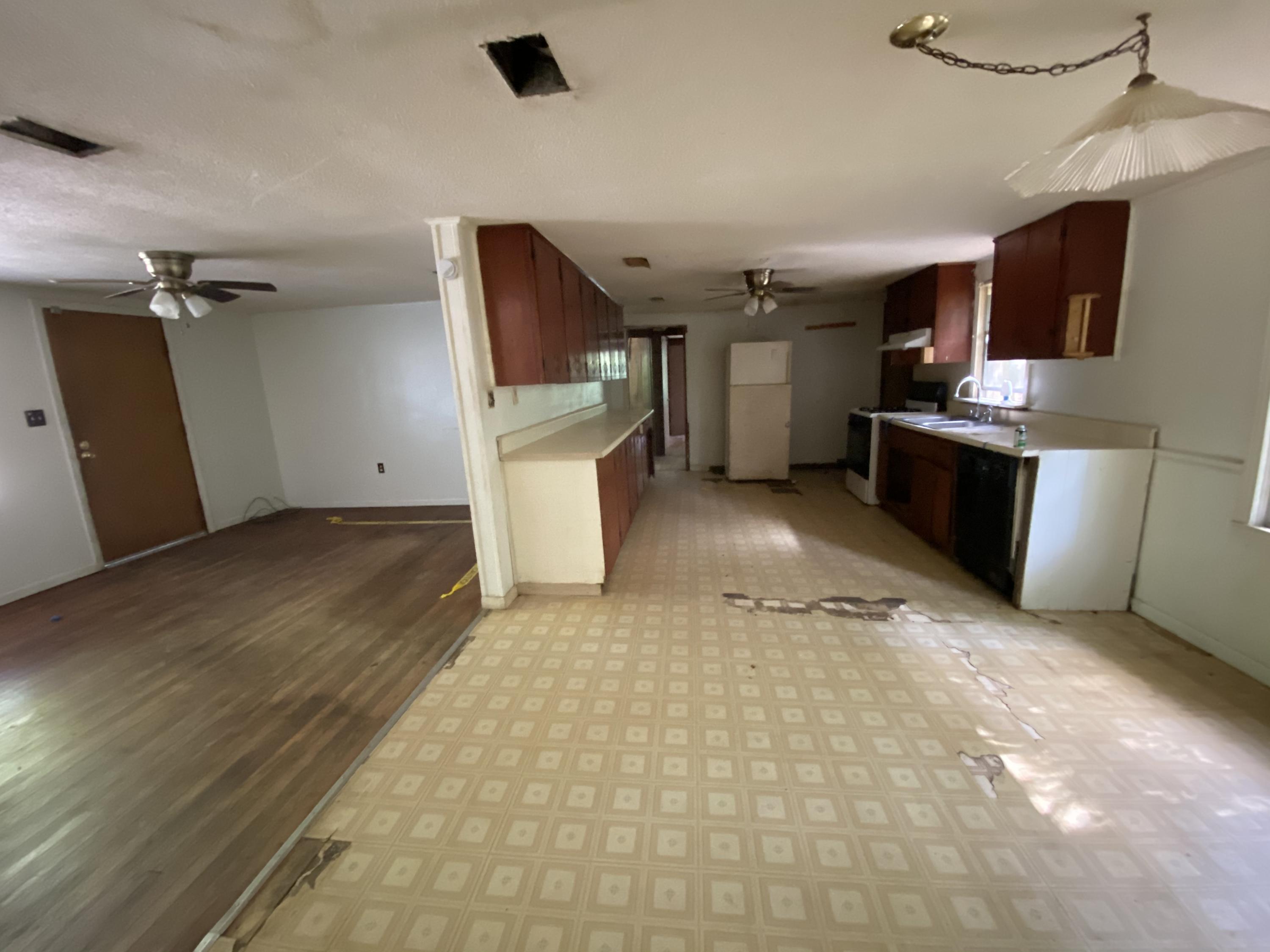 MORRIS ADDN TO CRESTVIEW - Residential