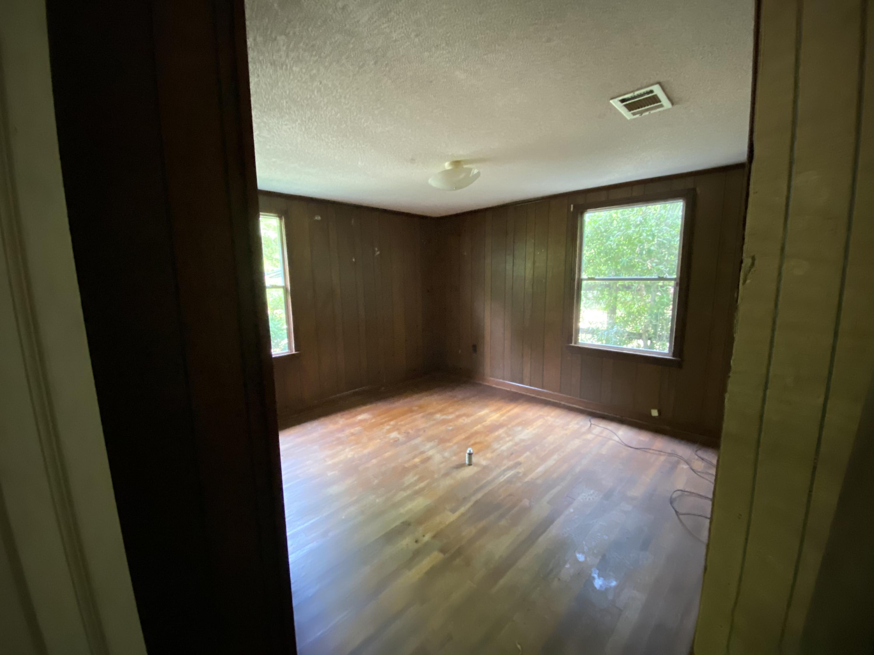 MORRIS ADDN TO CRESTVIEW - Residential