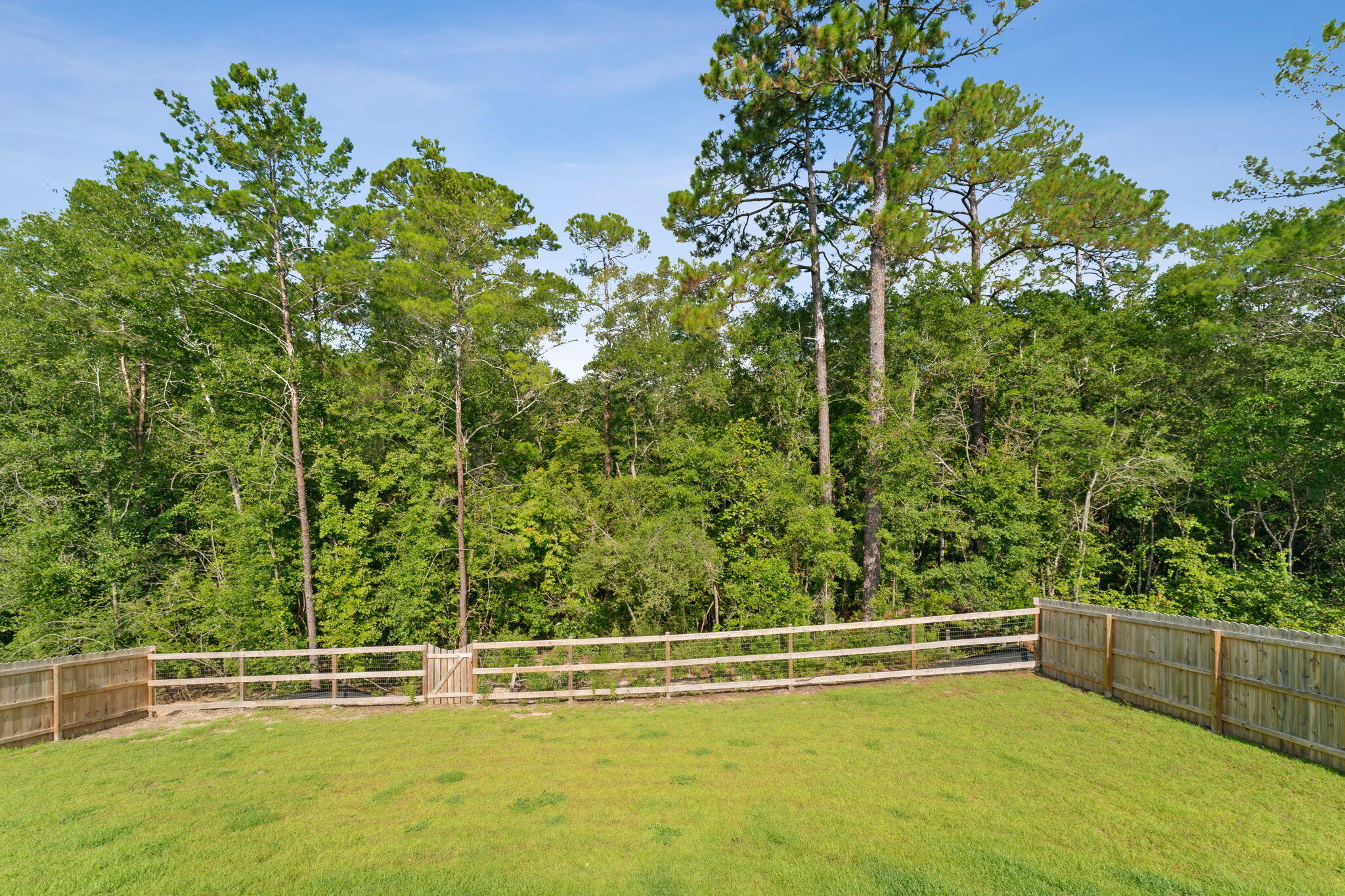 CROSS CREEK ESTATES - Residential