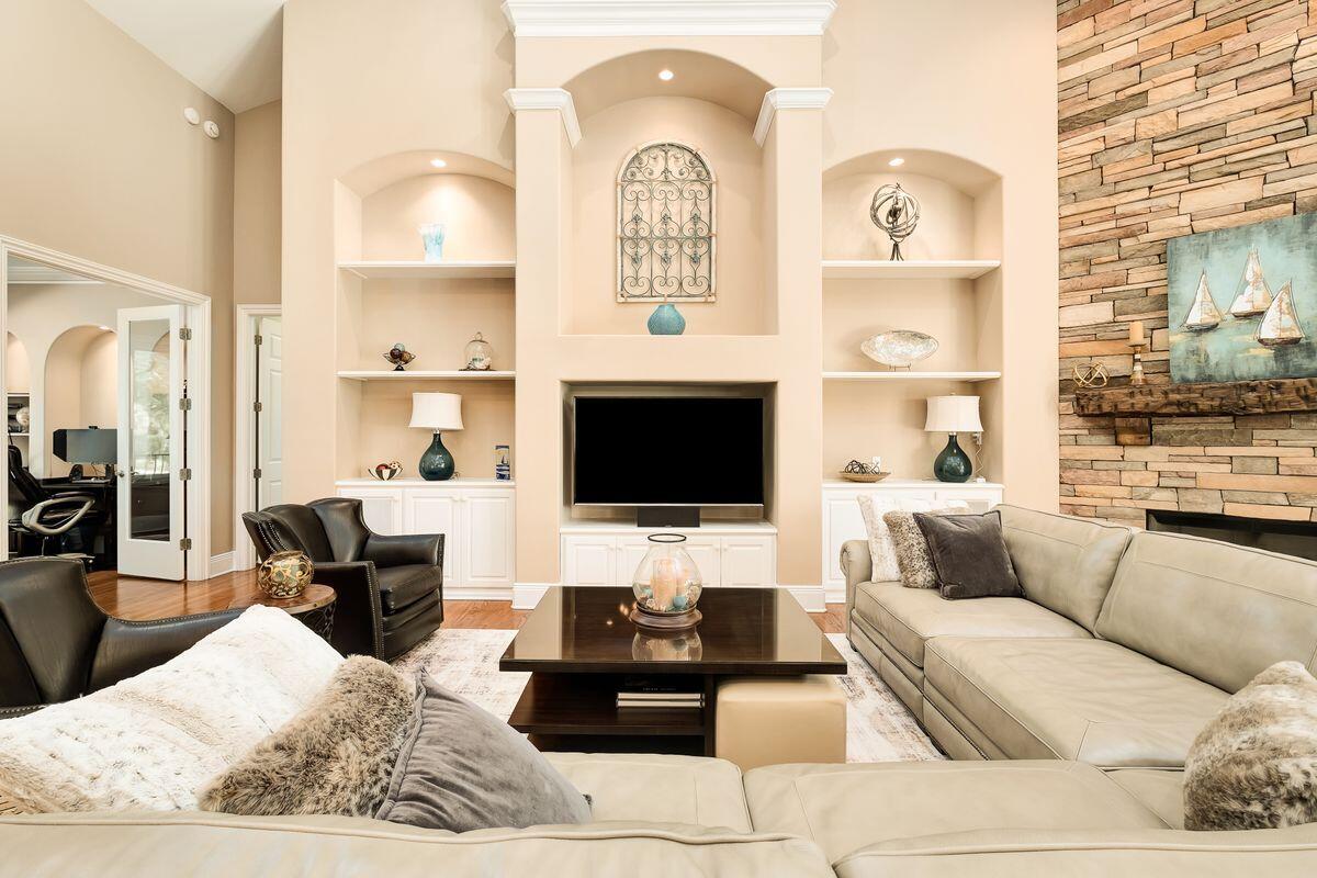 LAKE LORRAINE GARDENS - Residential