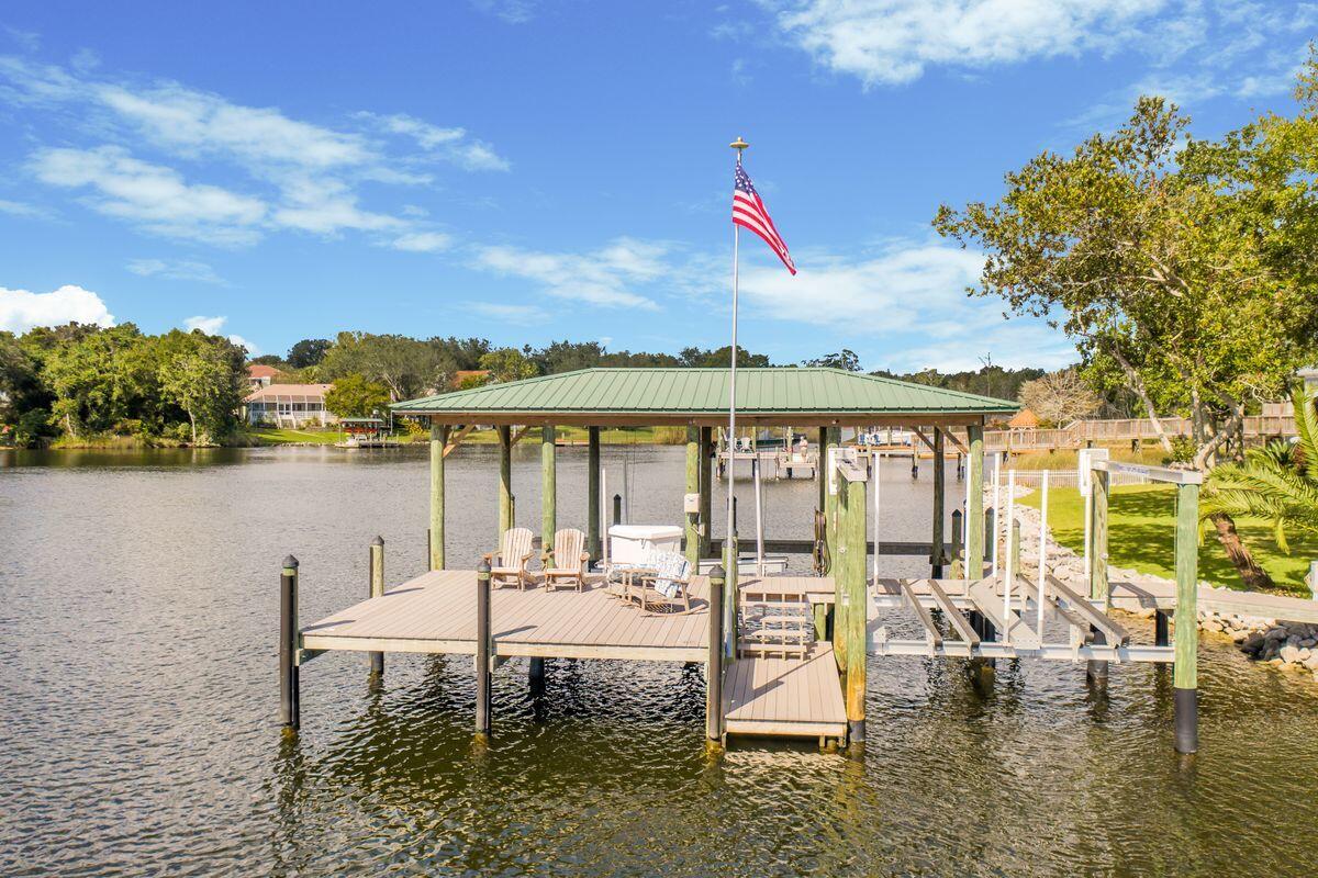 LAKE LORRAINE GARDENS - Residential