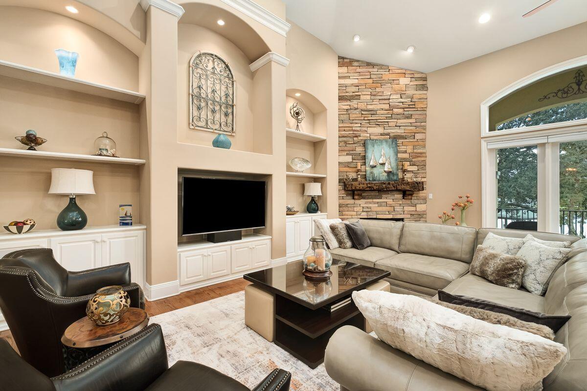 LAKE LORRAINE GARDENS - Residential