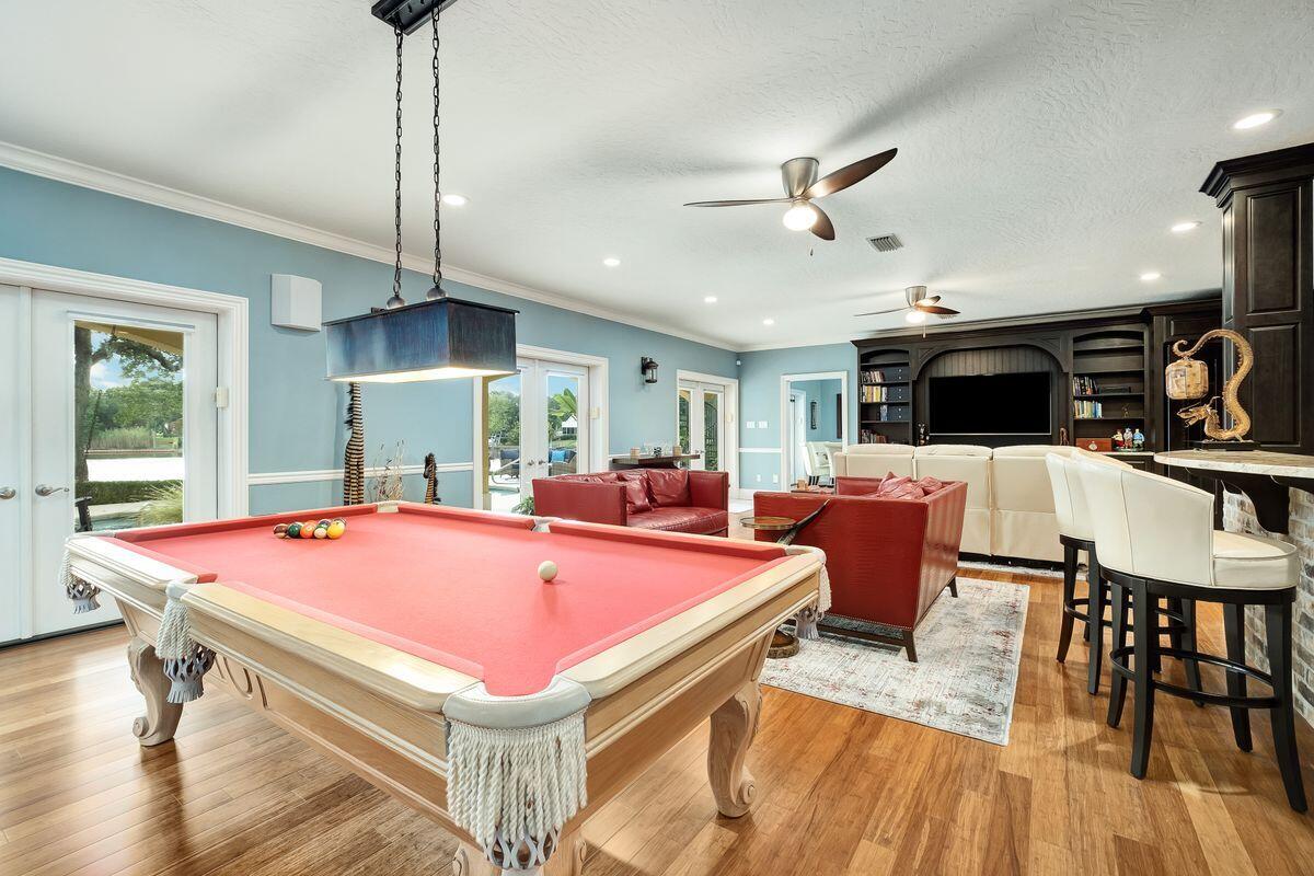 LAKE LORRAINE GARDENS - Residential