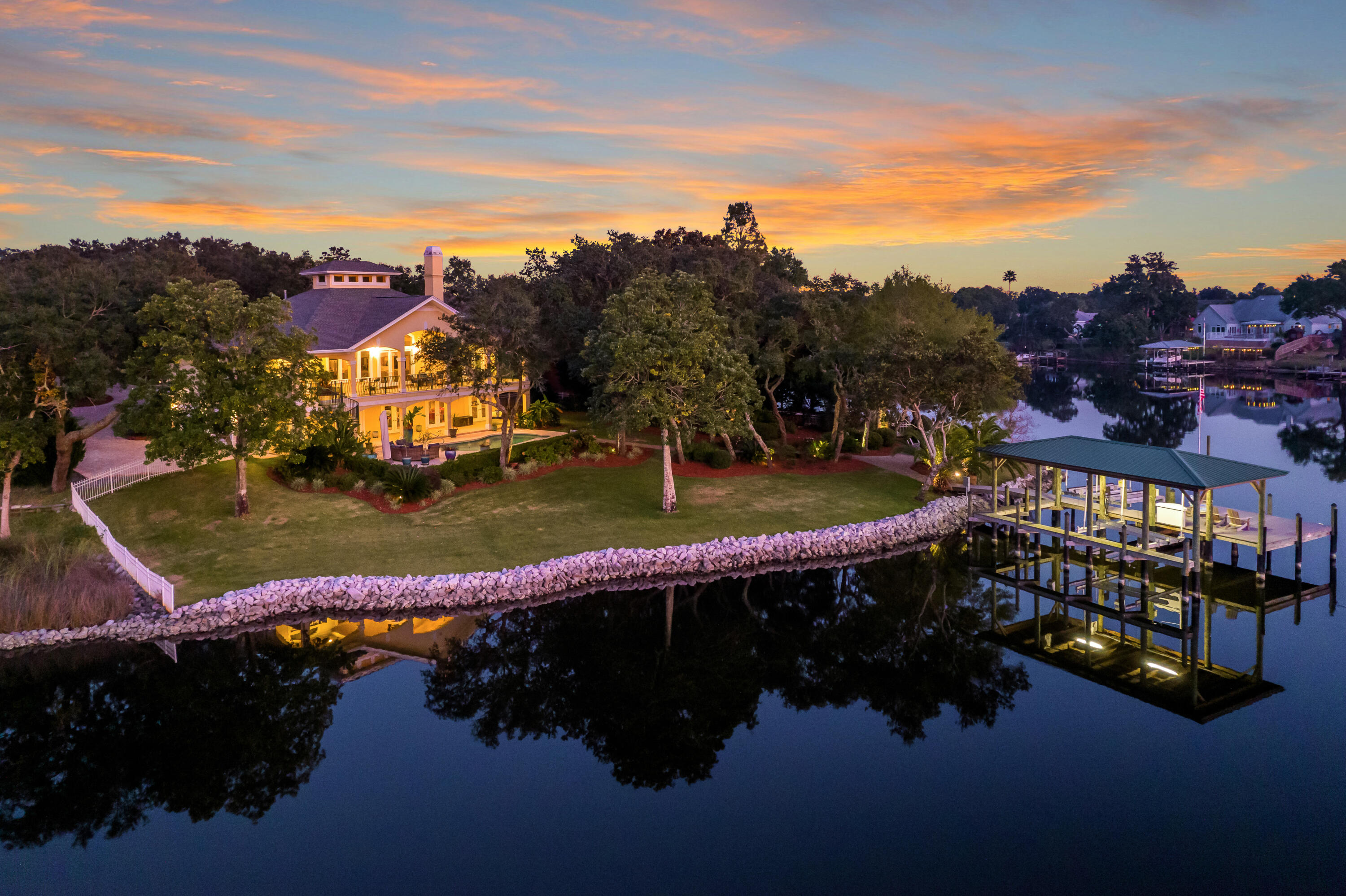LAKE LORRAINE GARDENS - Residential