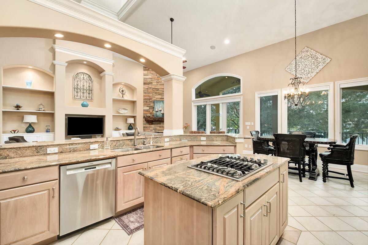 LAKE LORRAINE GARDENS - Residential