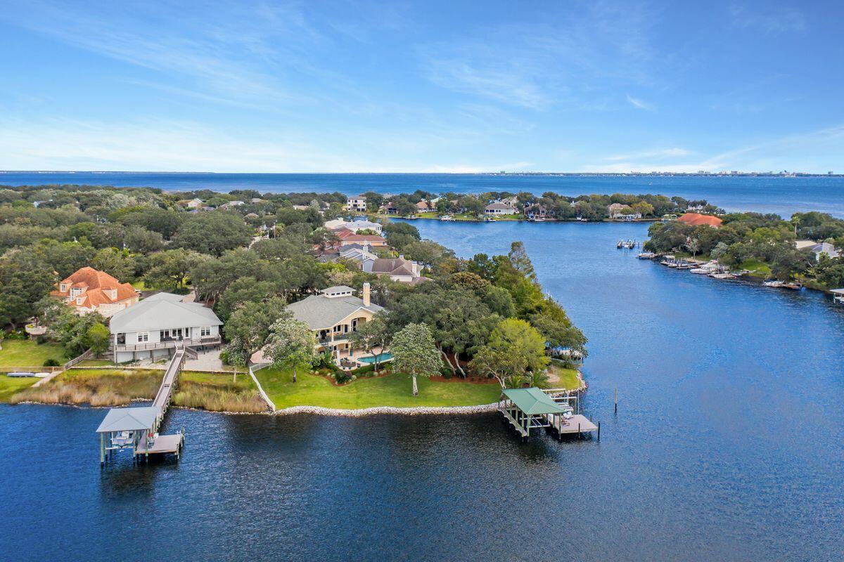 LAKE LORRAINE GARDENS - Residential