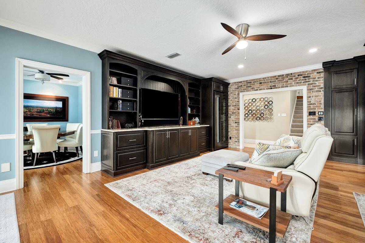 LAKE LORRAINE GARDENS - Residential